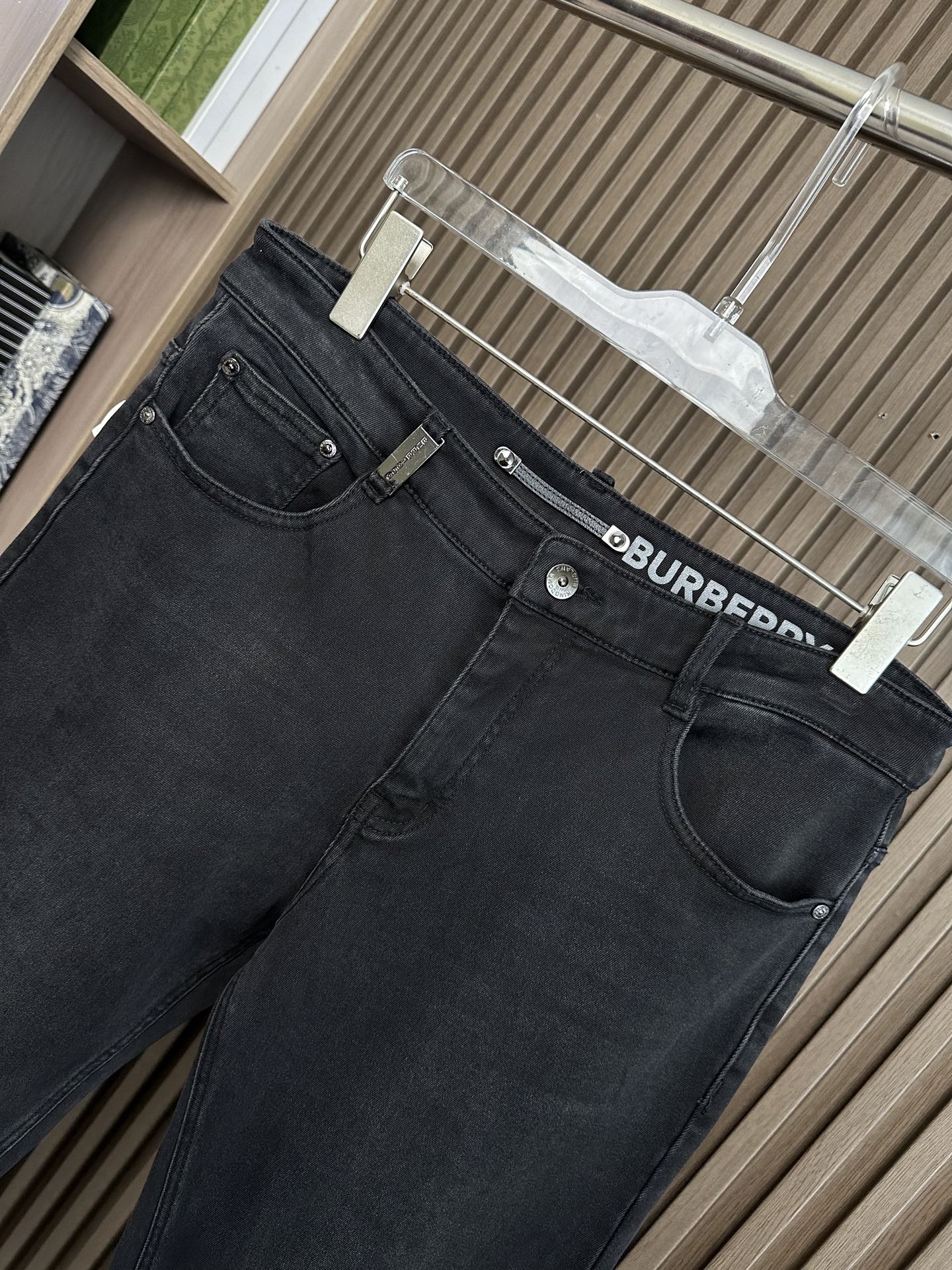 Burberry Women's Slim-Fit Denim Jeans with Elastic Fabric & Horseferry Print 5 i1756187297566 4831 0 3