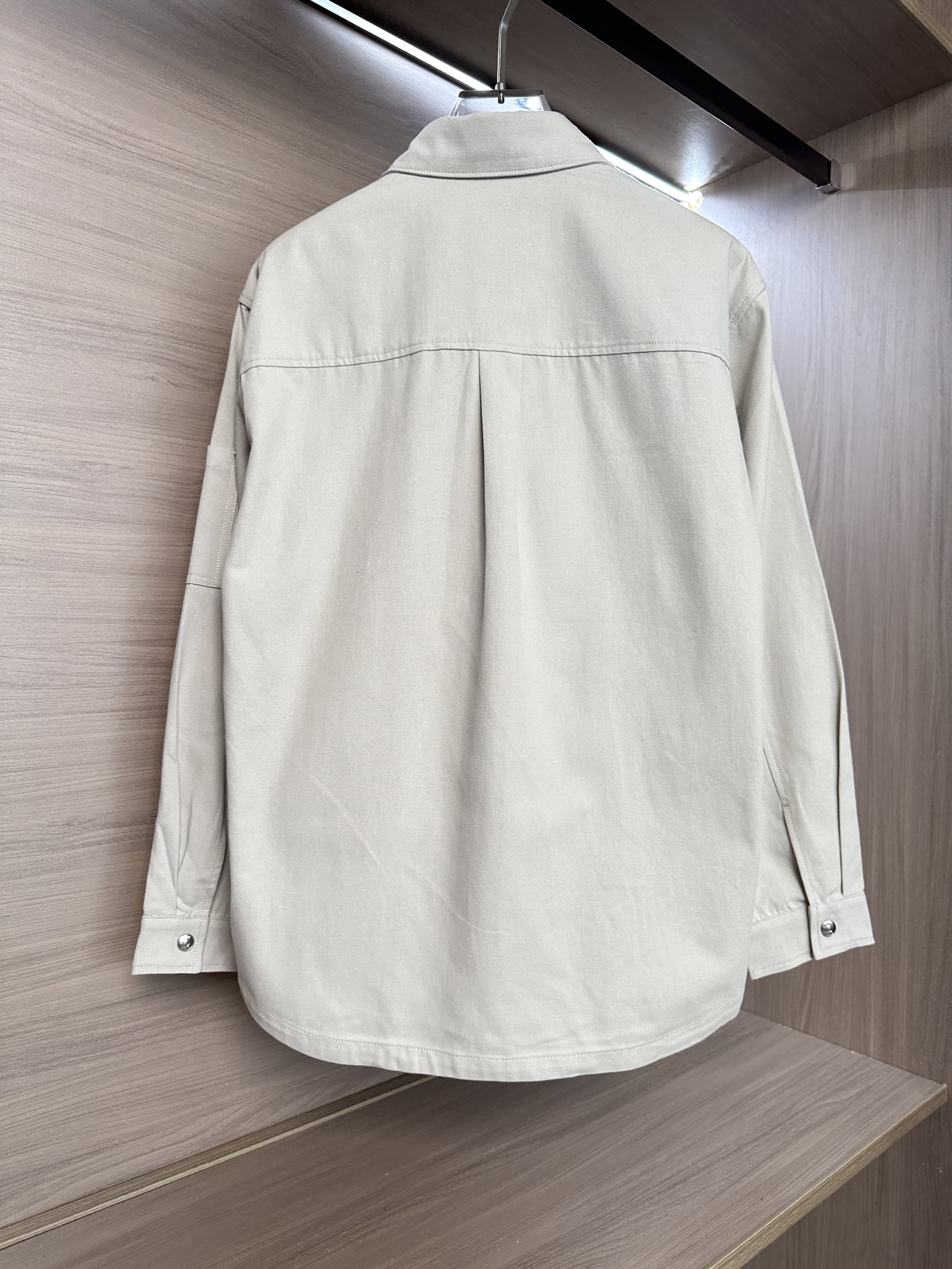 /套 浅卡其上衣～