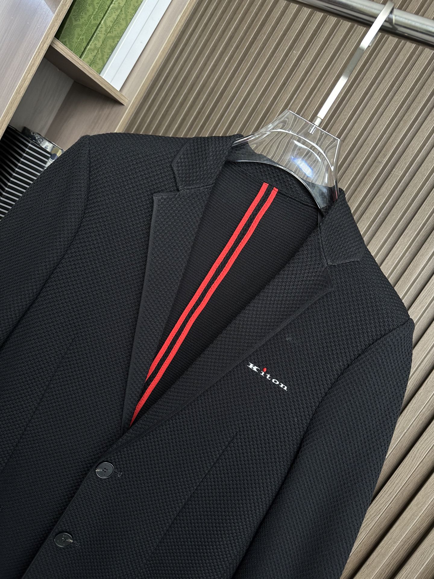 Kiton 25FW秋冬新款针织🧶西服外套，老钱风，高品质，独家定制面料，胸前经典字母设计，扣子激光刻字