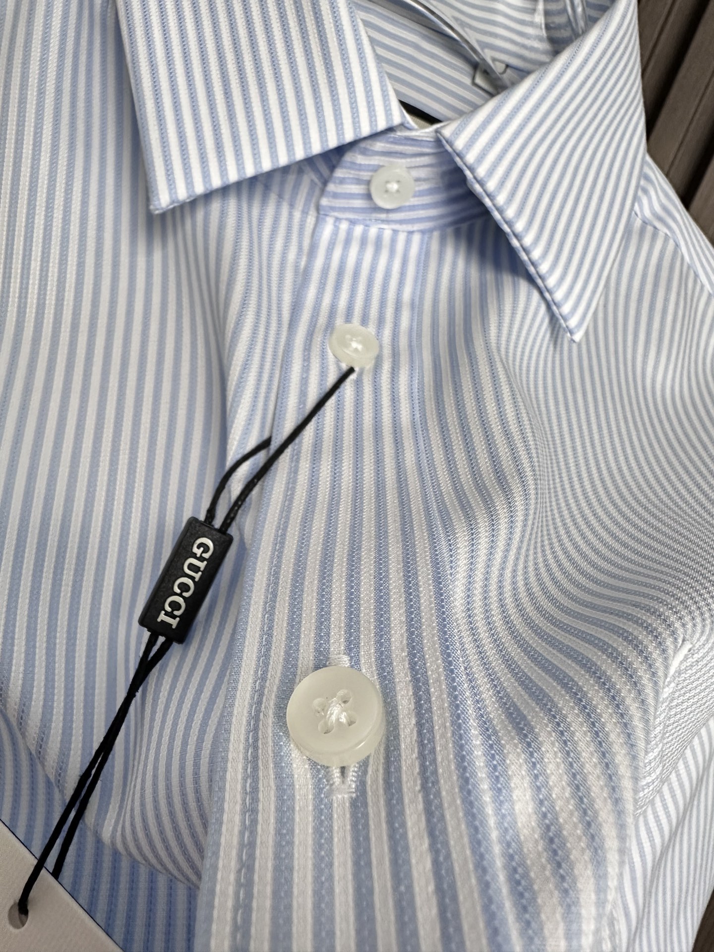 2025年新款GU古家舒适条纹提花衬衫，商务绅士通勤款时尚又得体，百搭好驾驭长袖衬衫，在繁忙的都市生活中