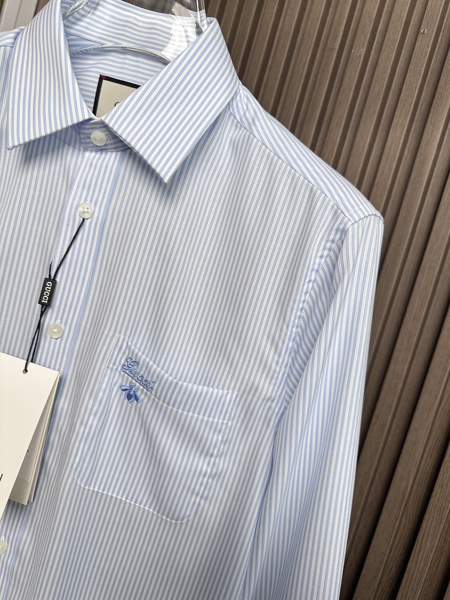 2025年新款GU古家舒适条纹提花衬衫，商务绅士通勤款时尚又得体，百搭好驾驭长袖衬衫，在繁忙的都市生活中