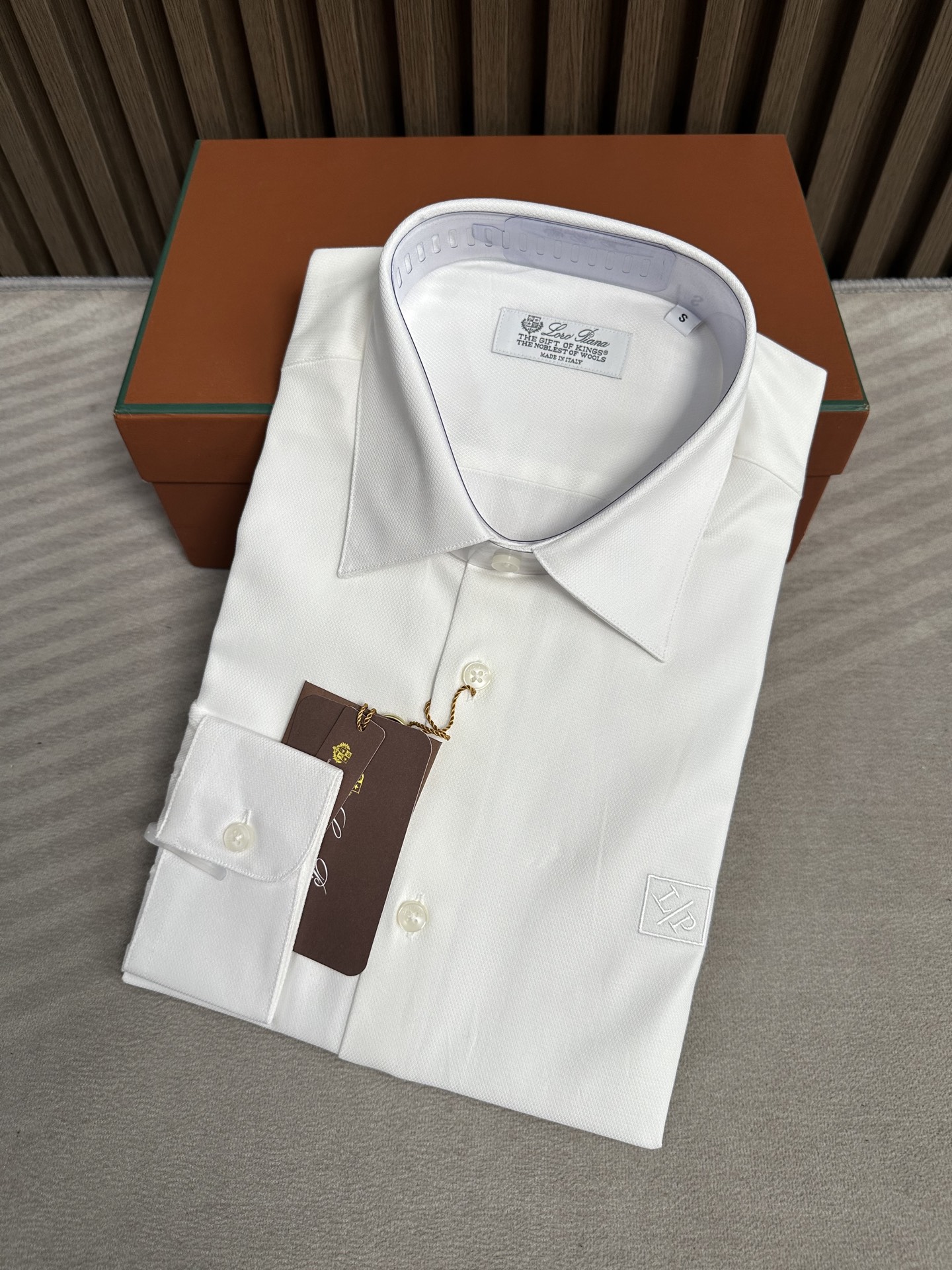 ❤️2025年新款lP🆕诺悠翩雅。舒适提花衬衫，商务绅士通勤款时尚又得体，百搭好驾驭长袖衬衫，在繁忙的都