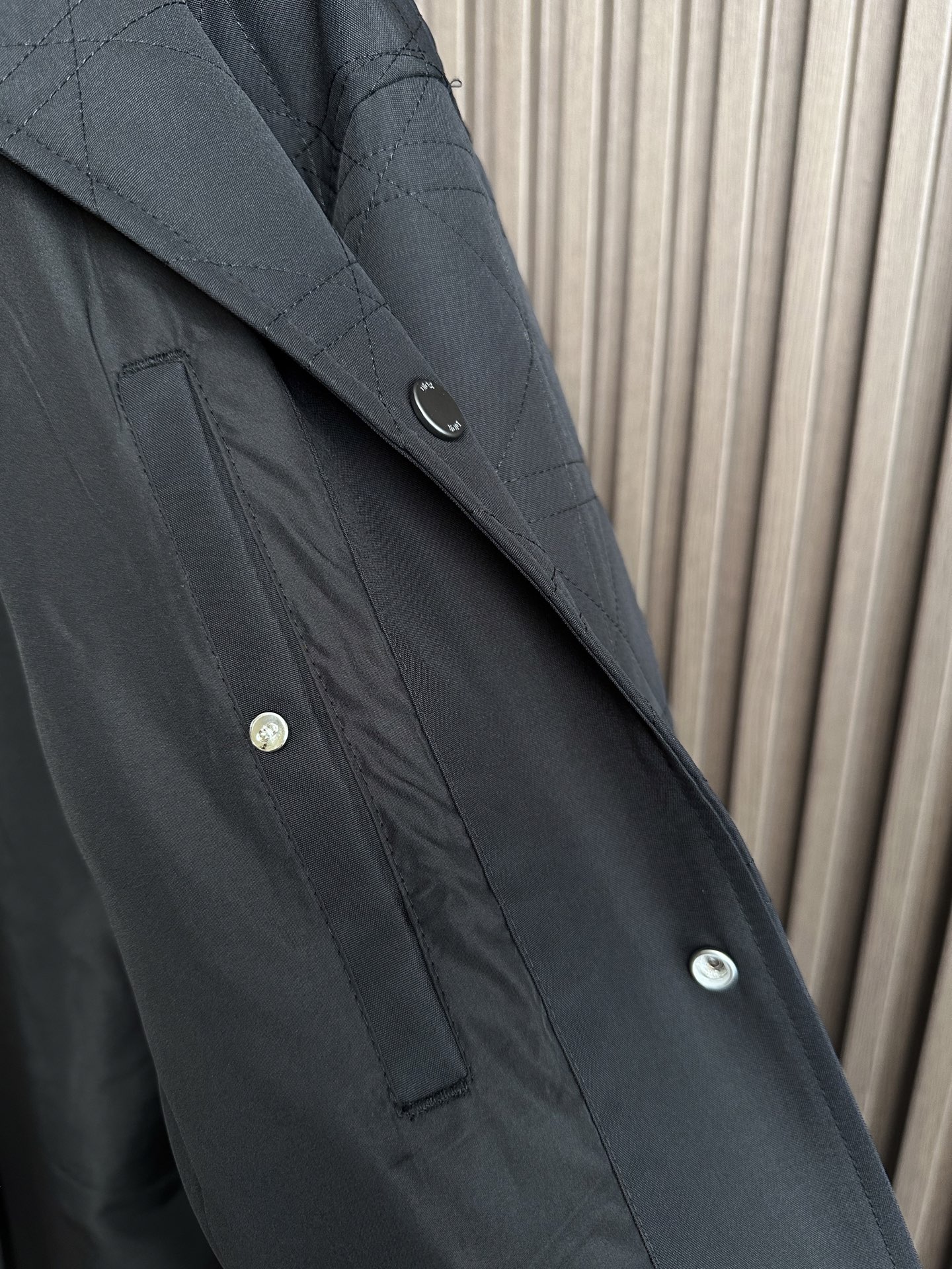 Dior 迪家25FW秋冬新款棉服夹克 进口面料 定制五金 细节满满 简约时尚 适配商务、休闲等多种场合