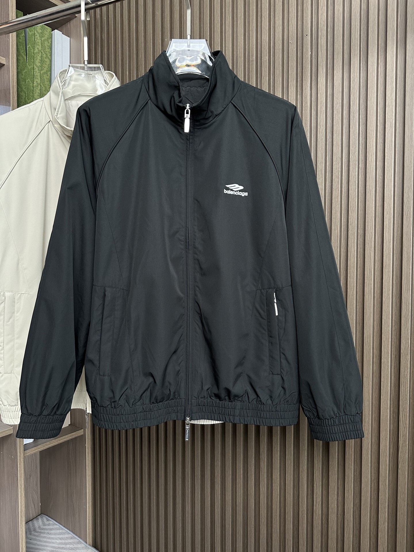 Balenciaga巴黎世家立领夹克 时尚百搭进口面料 定制五金 上身舒适且立挺有型 秋冬穿搭必备单品两