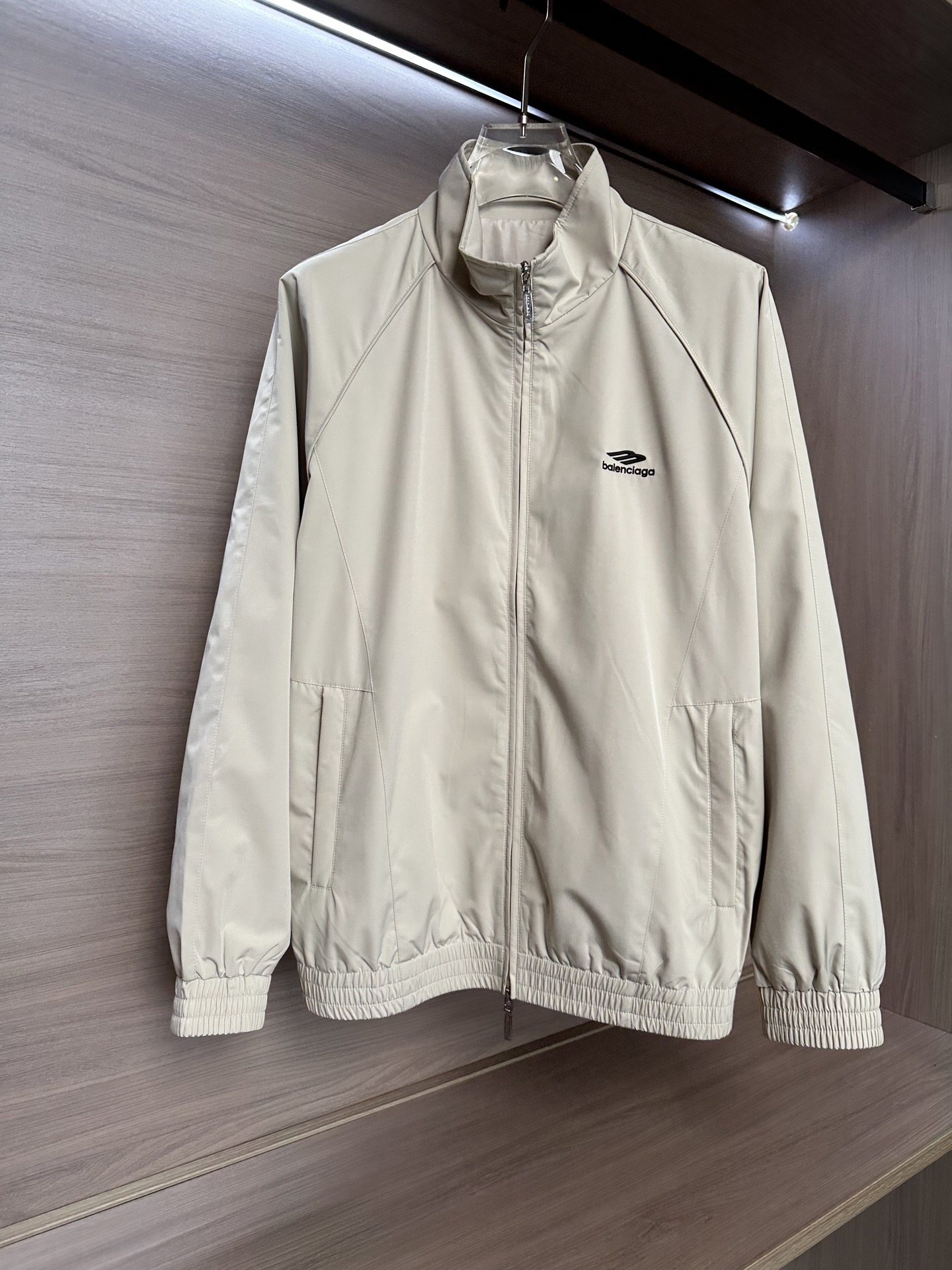 Balenciaga巴黎世家立领夹克 时尚百搭进口面料 定制五金 上身舒适且立挺有型 秋冬穿搭必备单品两