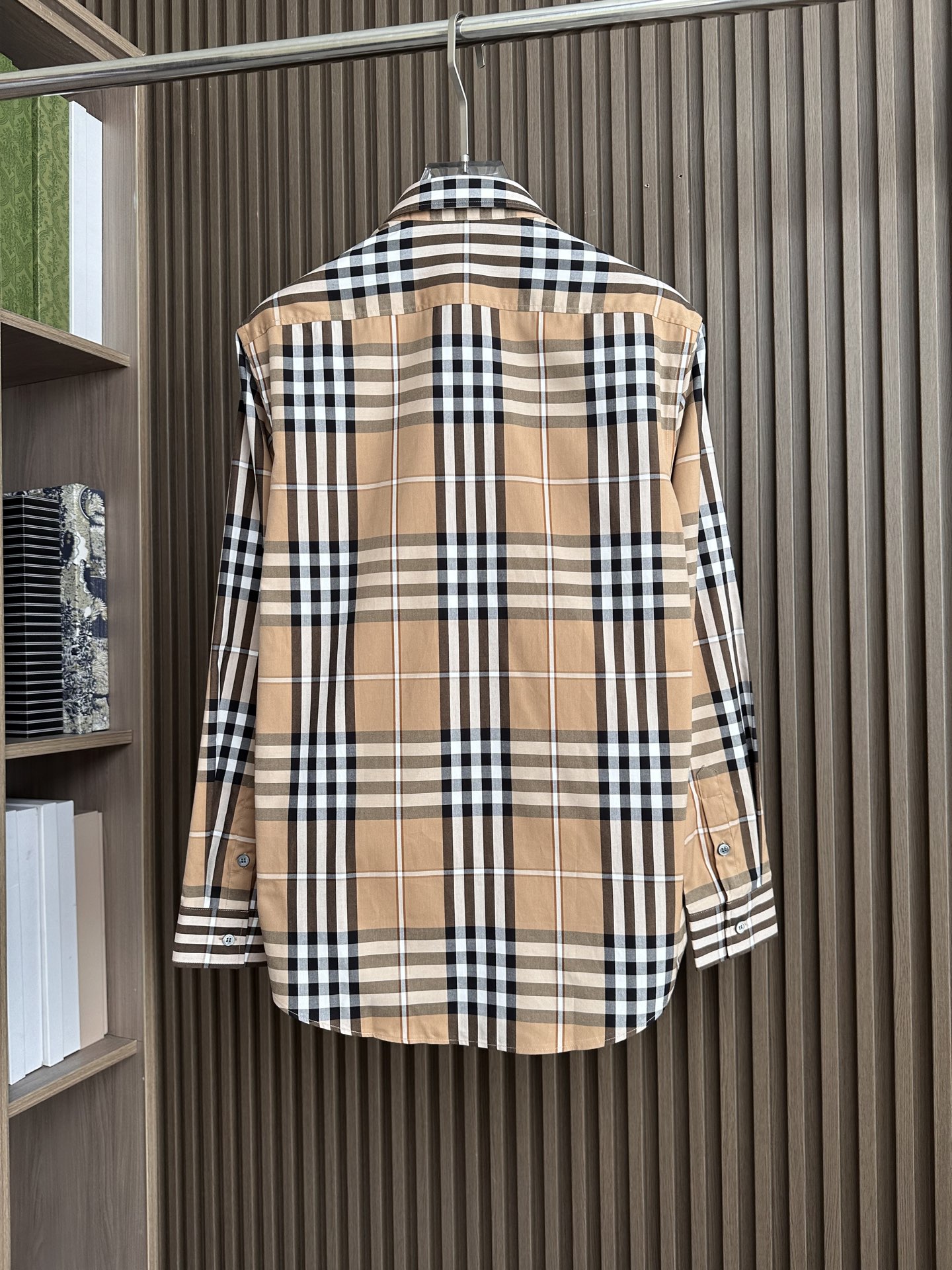 BBR巴家25FW秋冬经典款中格仔长袖衬衫，益达集团顶级单品面料，整体手感顺滑，色织工艺的翘楚，经典永不