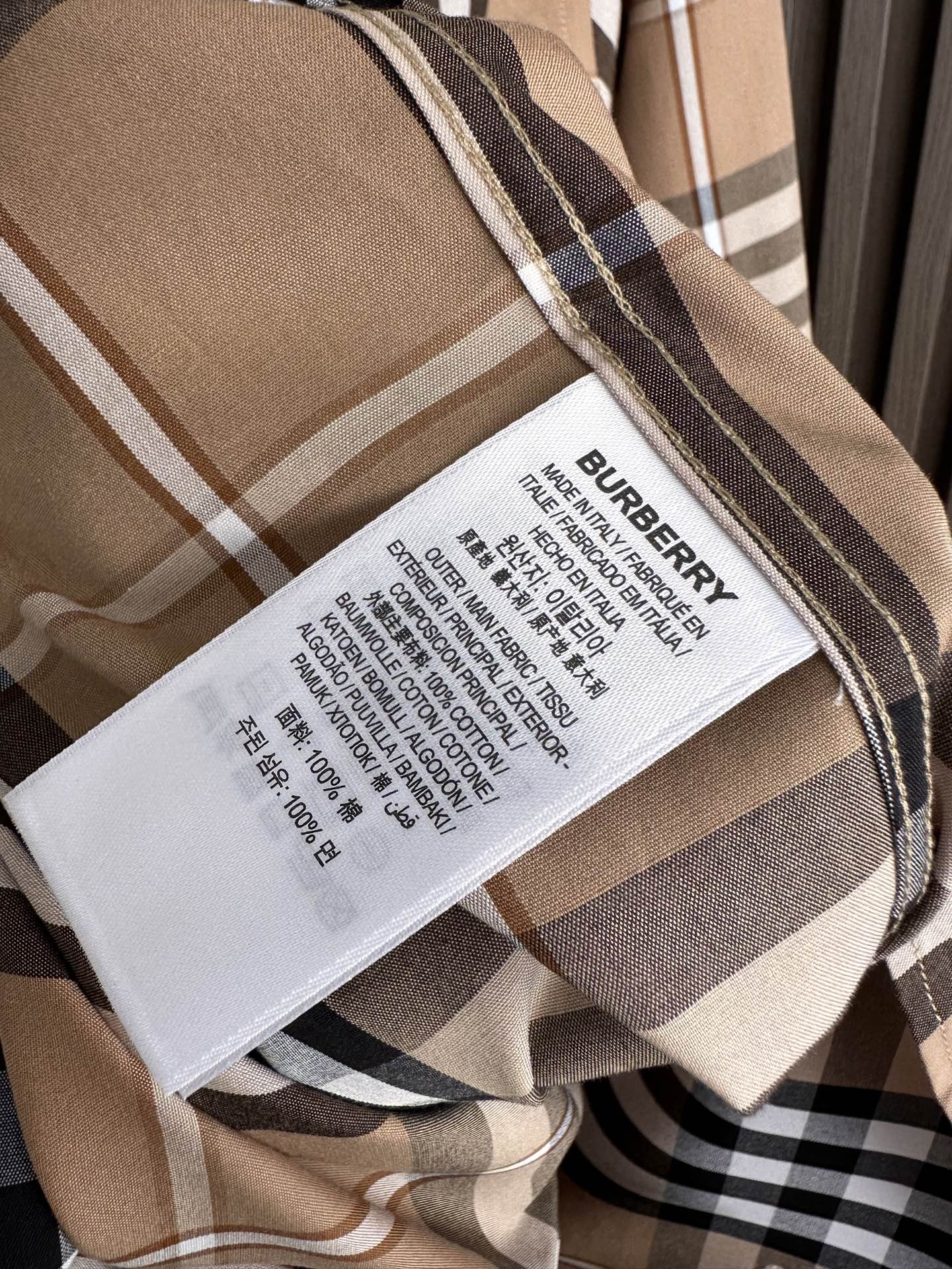 BBR巴家25FW秋冬经典款中格仔长袖衬衫，益达集团顶级单品面料，整体手感顺滑，色织工艺的翘楚，经典永不