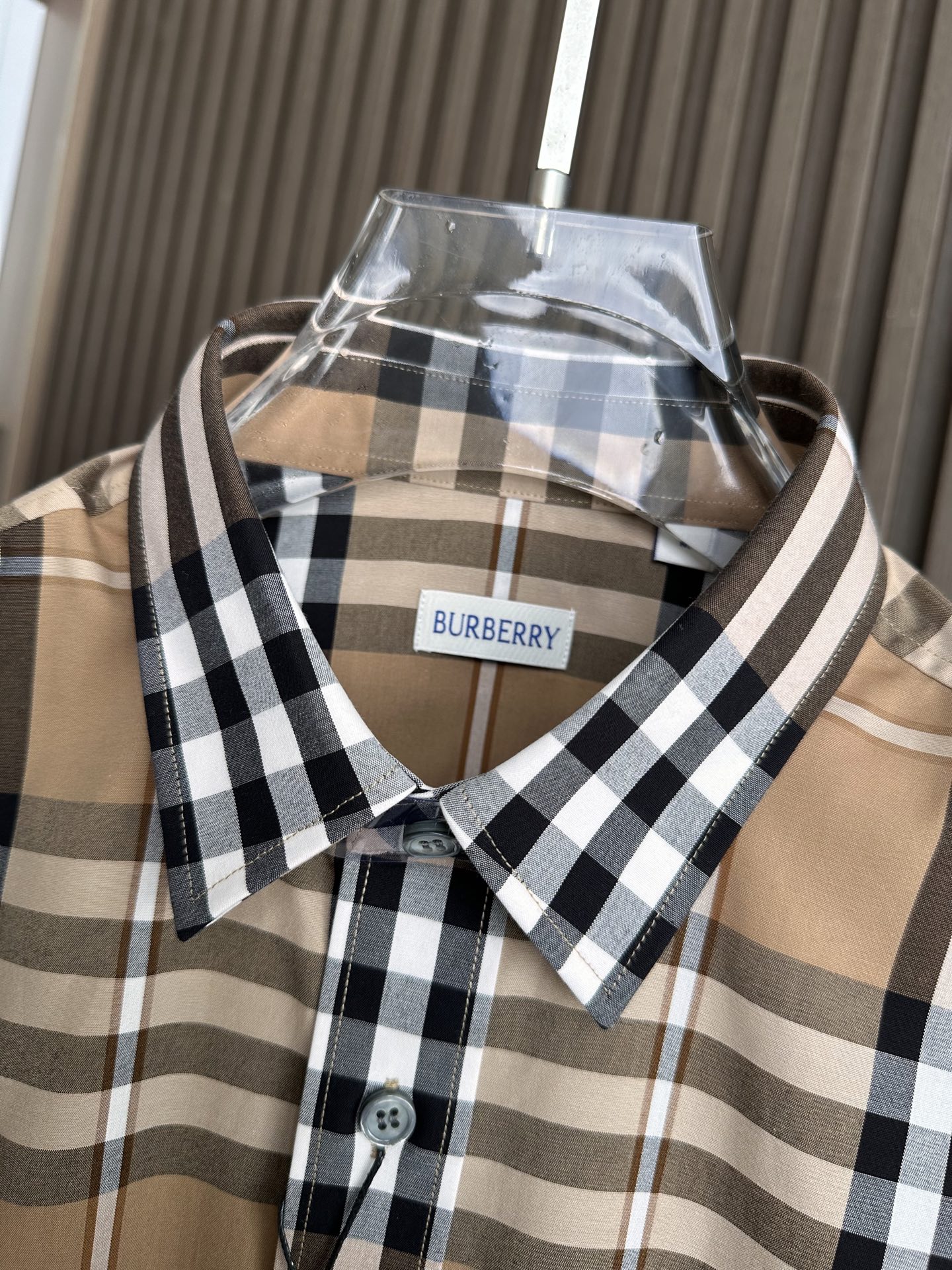 BBR巴家25FW秋冬经典款中格仔长袖衬衫，益达集团顶级单品面料，整体手感顺滑，色织工艺的翘楚，经典永不