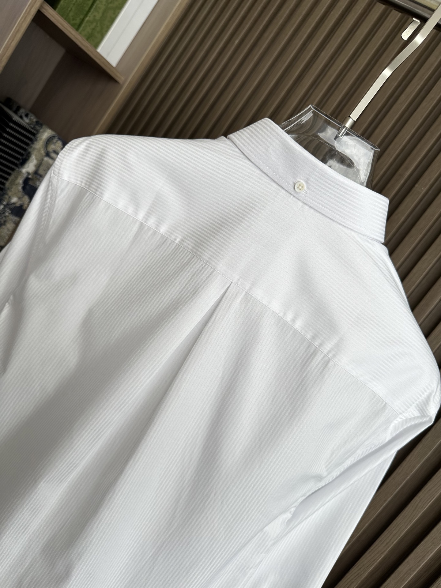 BBR巴家25FW秋冬新款条纹纯色衬衫，经典系列，色织图案属于颜值满分的高级产物，辨识度颇为鲜明，标签刺