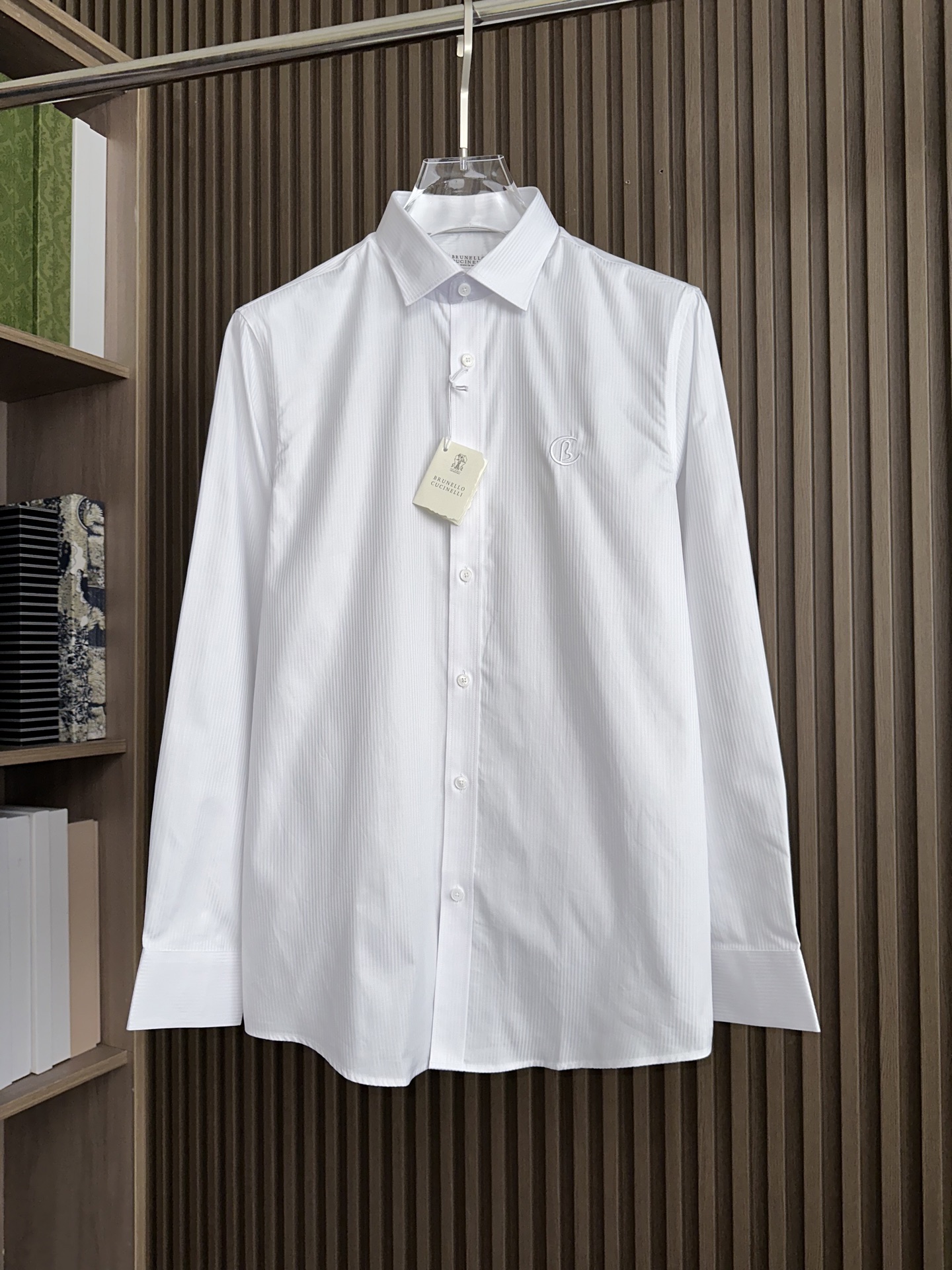 BBR巴家25FW秋冬新款条纹纯色衬衫，经典系列，色织图案属于颜值满分的高级产物，辨识度颇为鲜明，标签刺