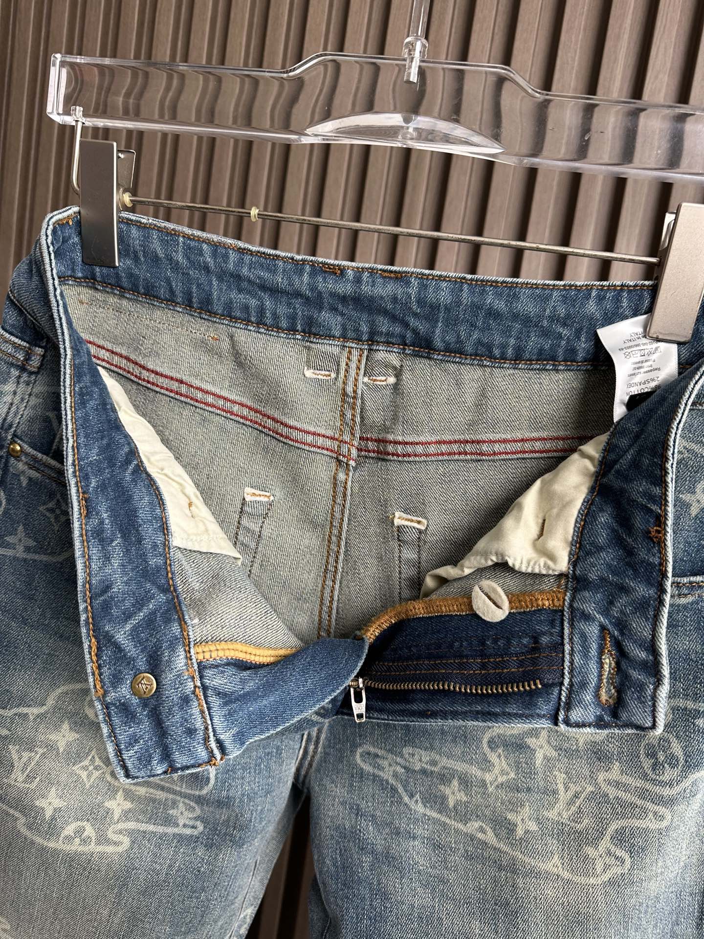 🔥lv驴家25FW秋季新款牛仔裤，高端品质，面料超级柔软舒适 小直筒版型，上身修长，万能搭配款码数：29