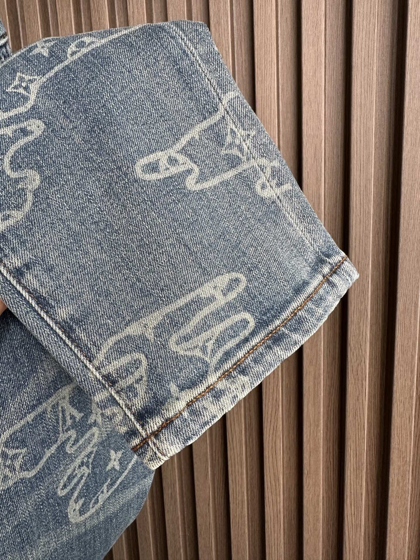 🔥lv驴家25FW秋季新款牛仔裤，高端品质，面料超级柔软舒适 小直筒版型，上身修长，万能搭配款码数：29