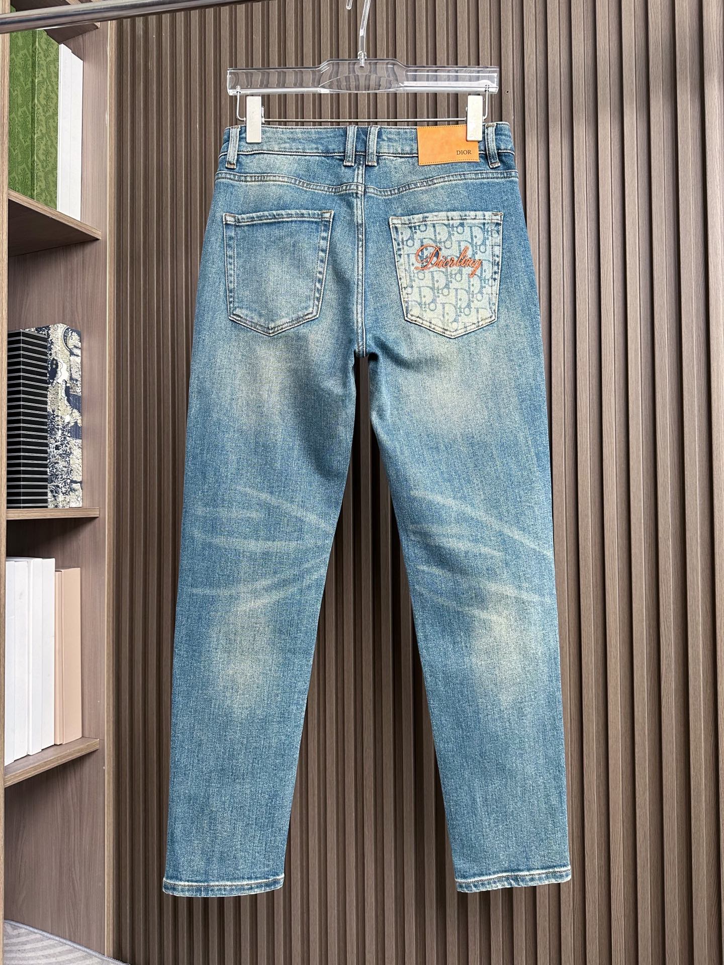🔥CD迪奥25FW秋季新款牛仔裤，高端品质，面料超级柔软舒适 小直筒版型，上身修长，万能搭配款码数：29