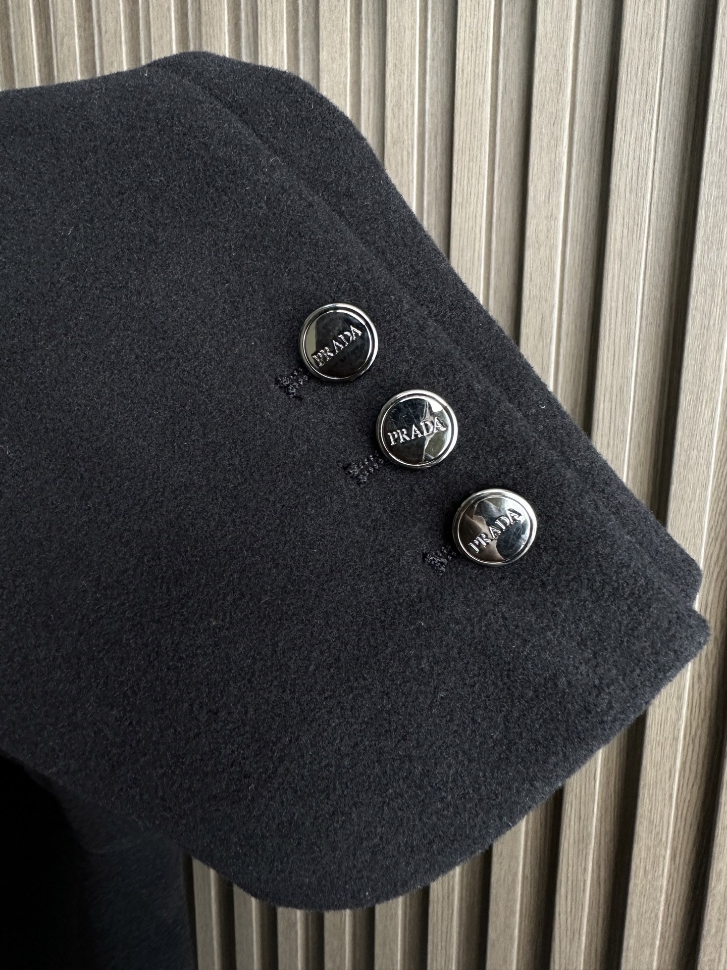 （黑～）PRADA 普拉达2025ss秋冬新款男士商务羊毛呢西装！