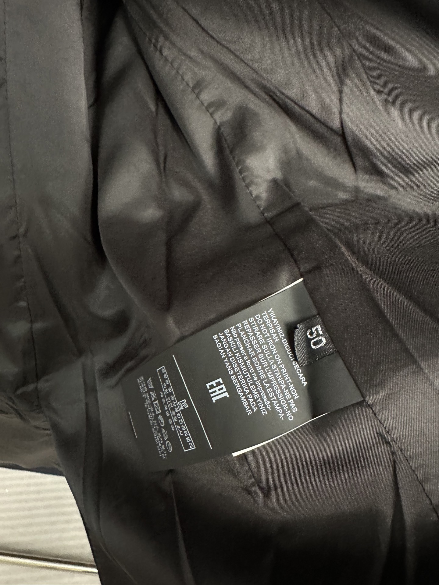 （藏蓝～）PRADA 普拉达2025ss秋冬新款男士商务羊毛呢西装！