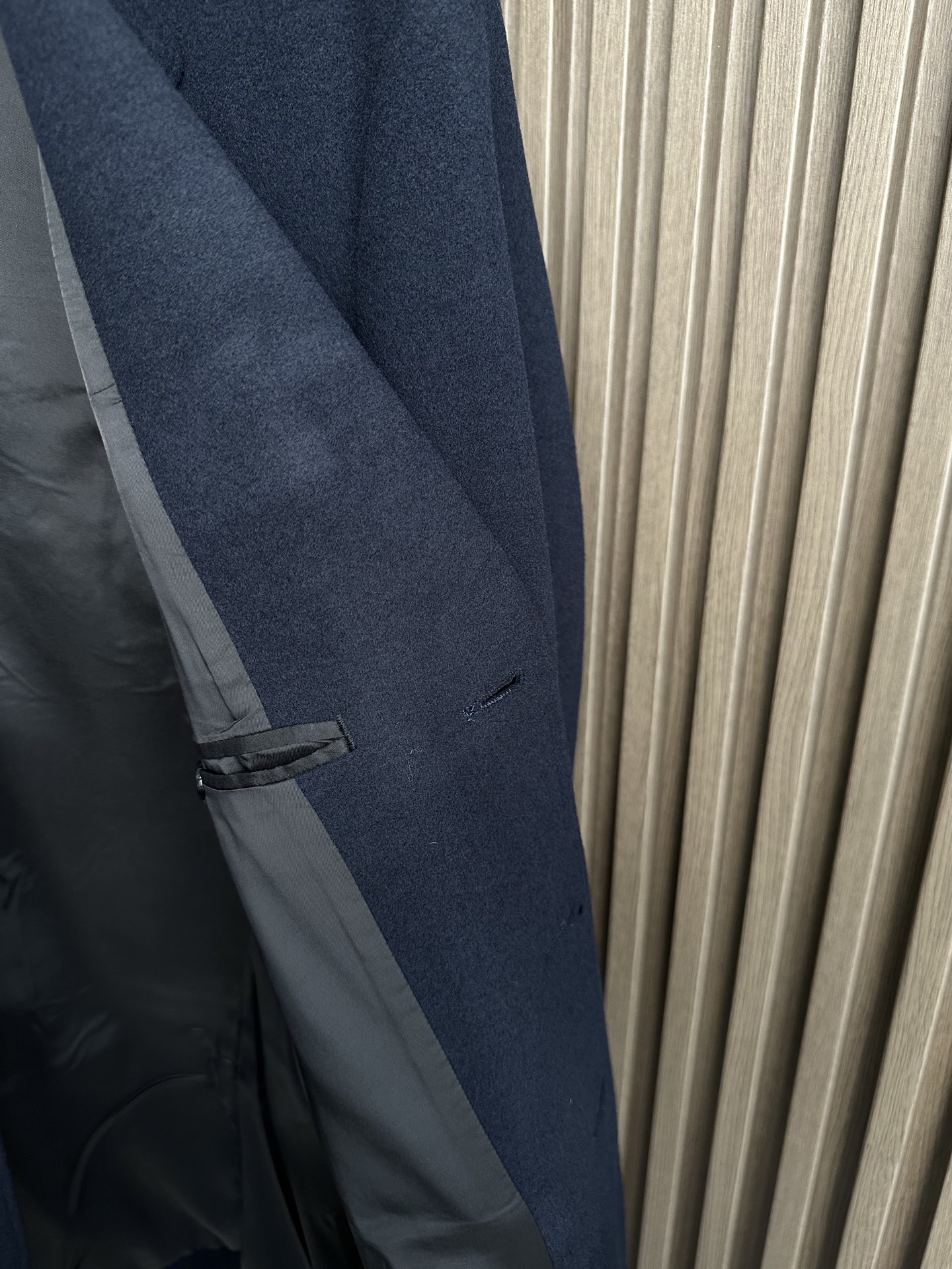 （藏蓝～）PRADA 普拉达2025ss秋冬新款男士商务羊毛呢西装！