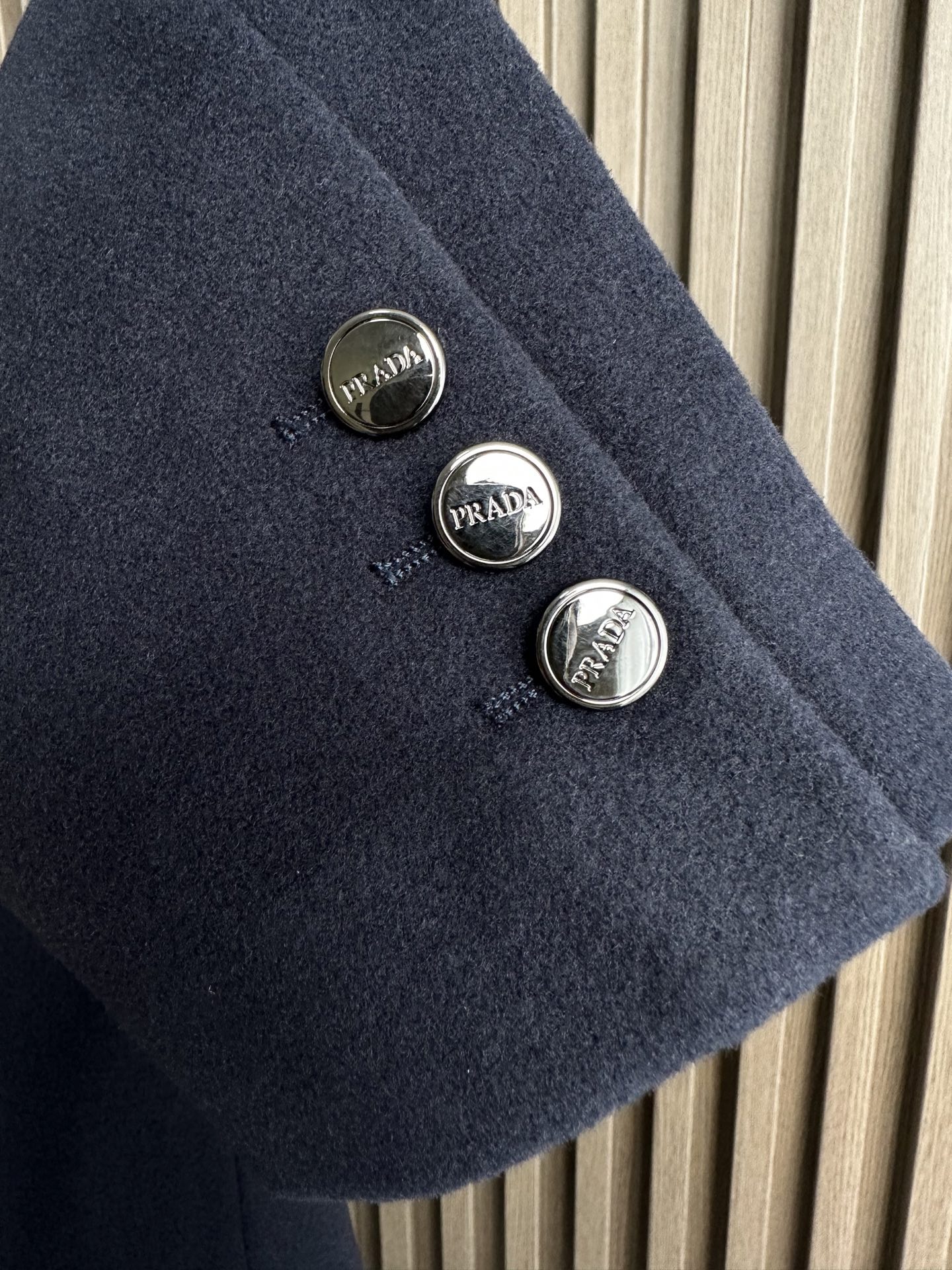 （藏蓝～）PRADA 普拉达2025ss秋冬新款男士商务羊毛呢西装！