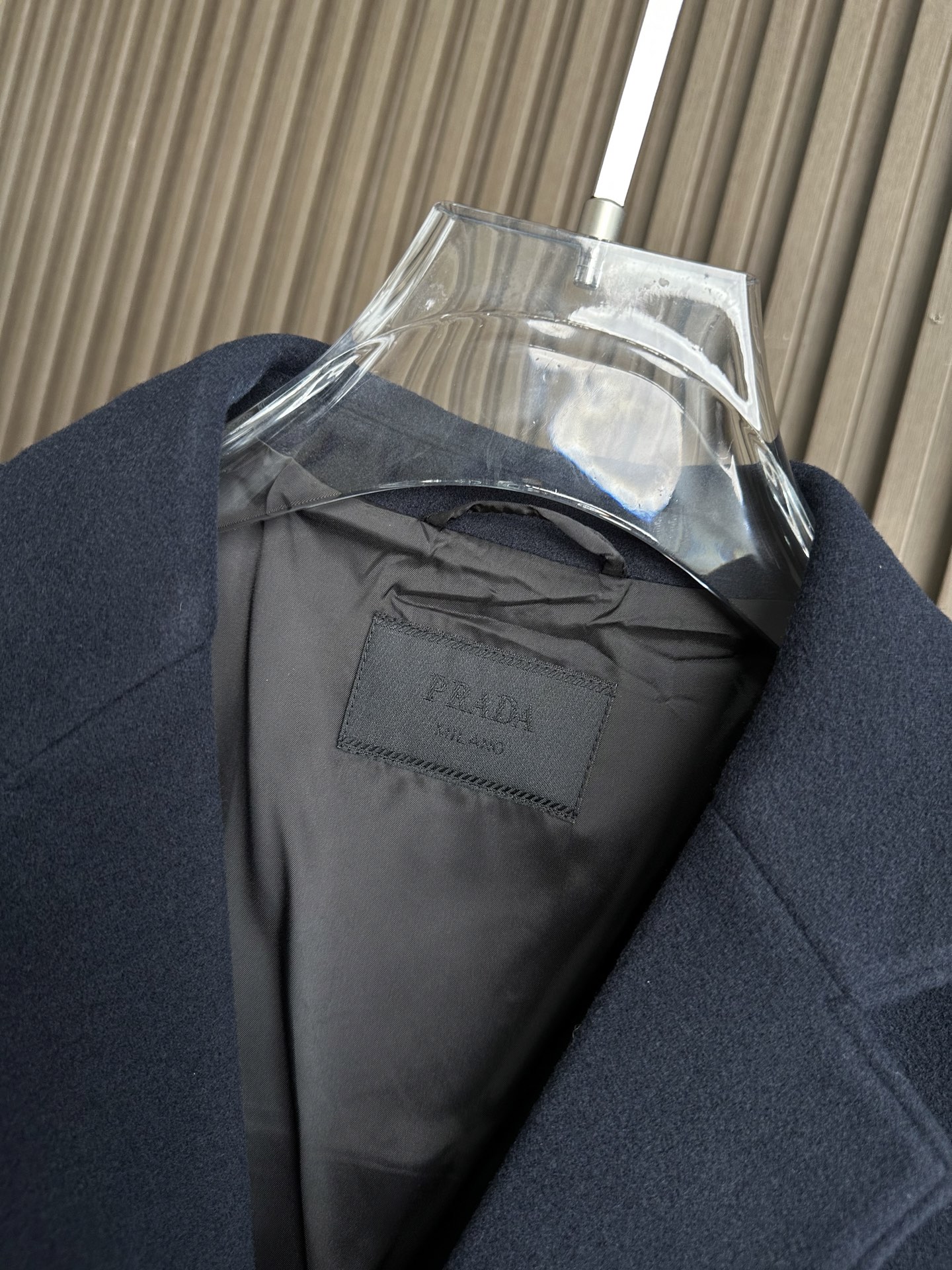 （藏蓝～）PRADA 普拉达2025ss秋冬新款男士商务羊毛呢西装！