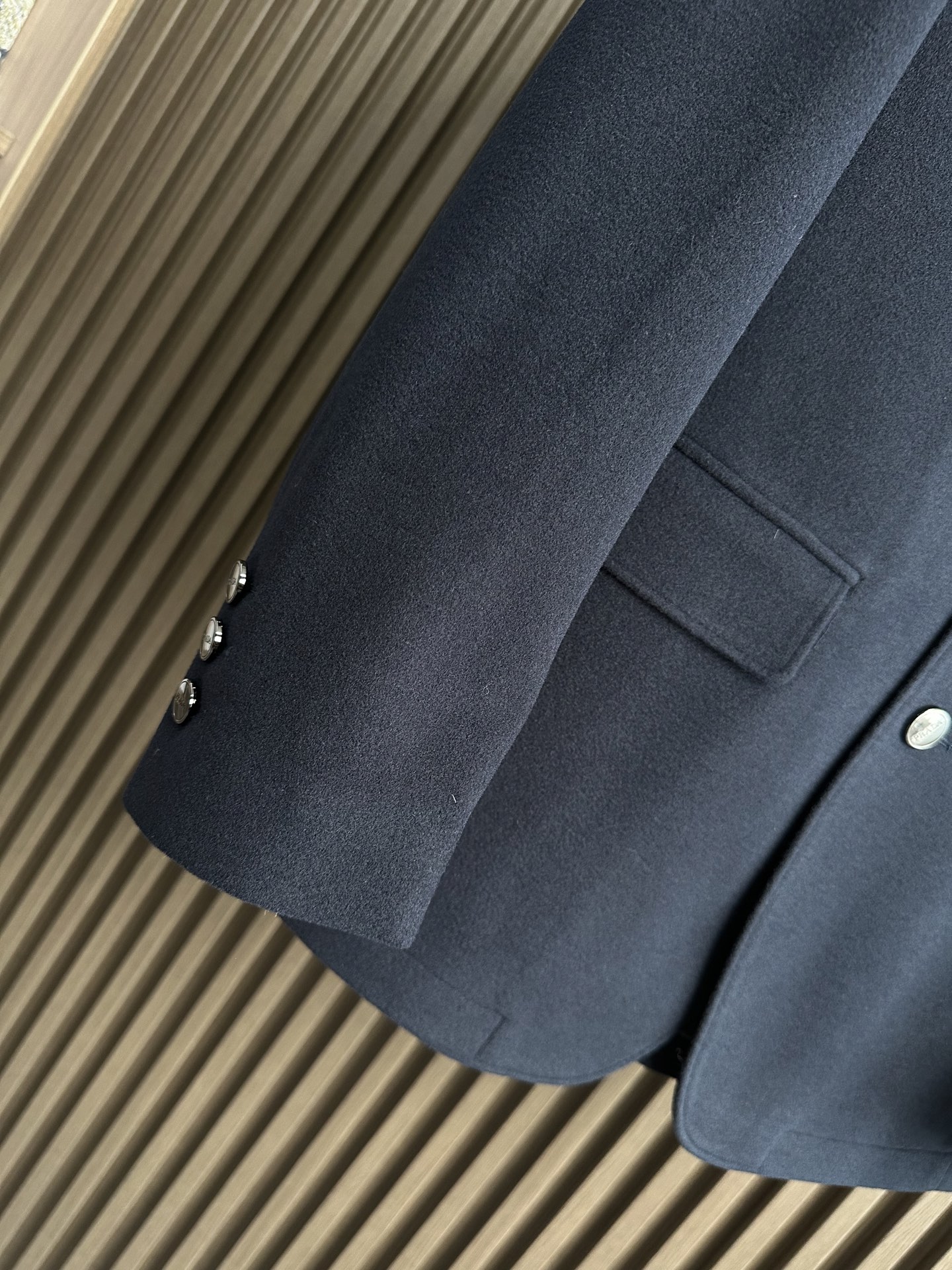 （藏蓝～）PRADA 普拉达2025ss秋冬新款男士商务羊毛呢西装！