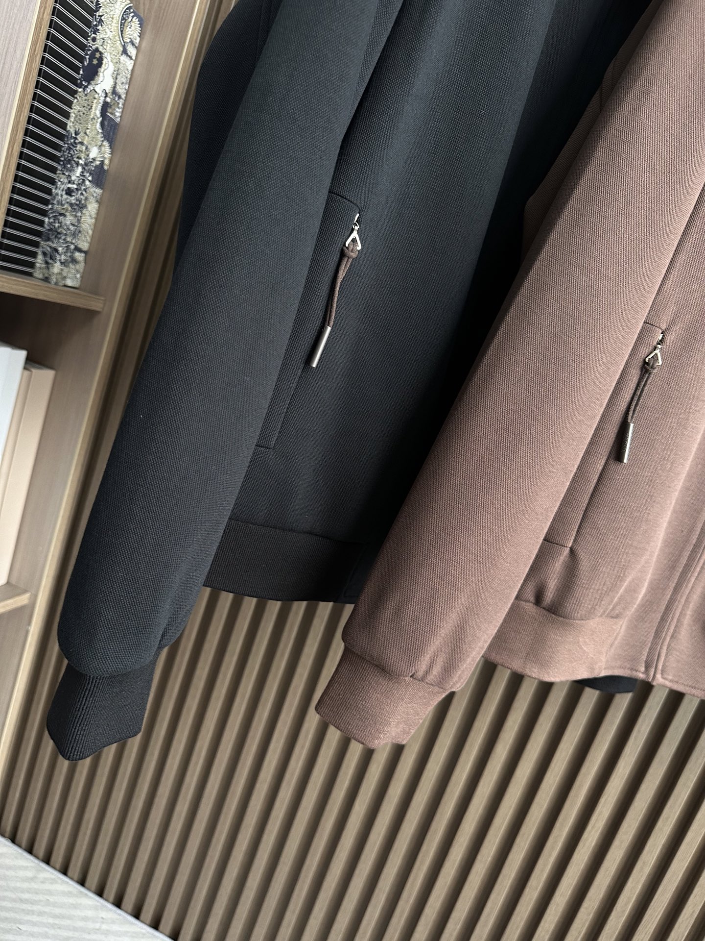 ZEGNA/杰尼亚 2025fw男装秋冬新品Moto立领设计，在保持时尚感的同时，还能在一定程度上抵御风
