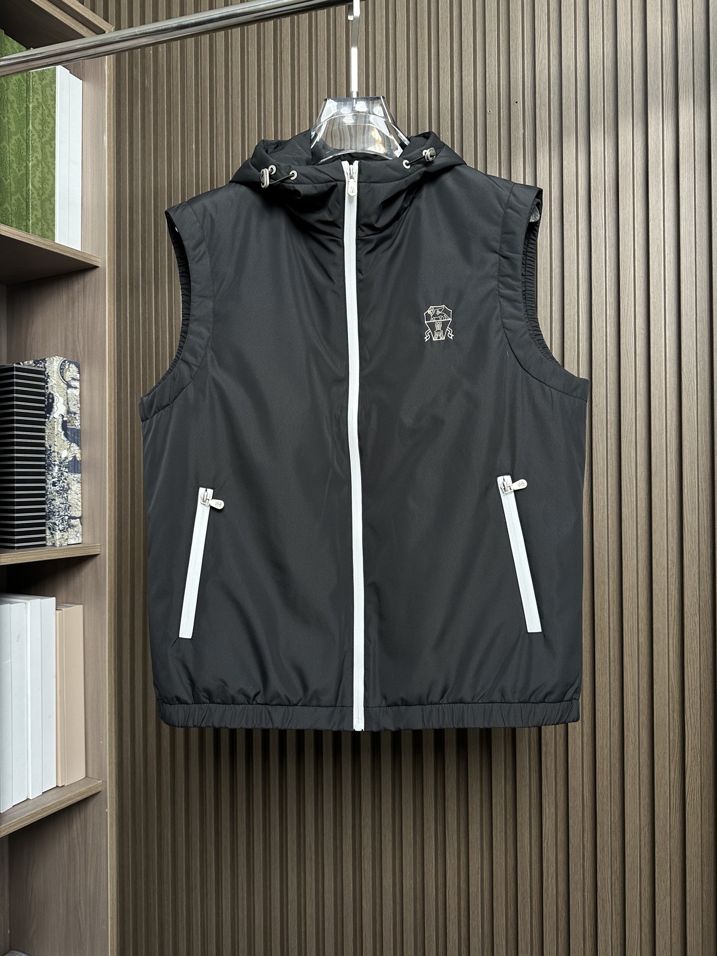 NO:565832,(Black~) BC 25FW autumn and winter hooded down vest, chanel, down jacket, hats, alexander wang19860909（黑～） BC家25FW秋冬连帽羽绒马甲,,chanel,down jacket,hats,alexander wang,Men's clothing