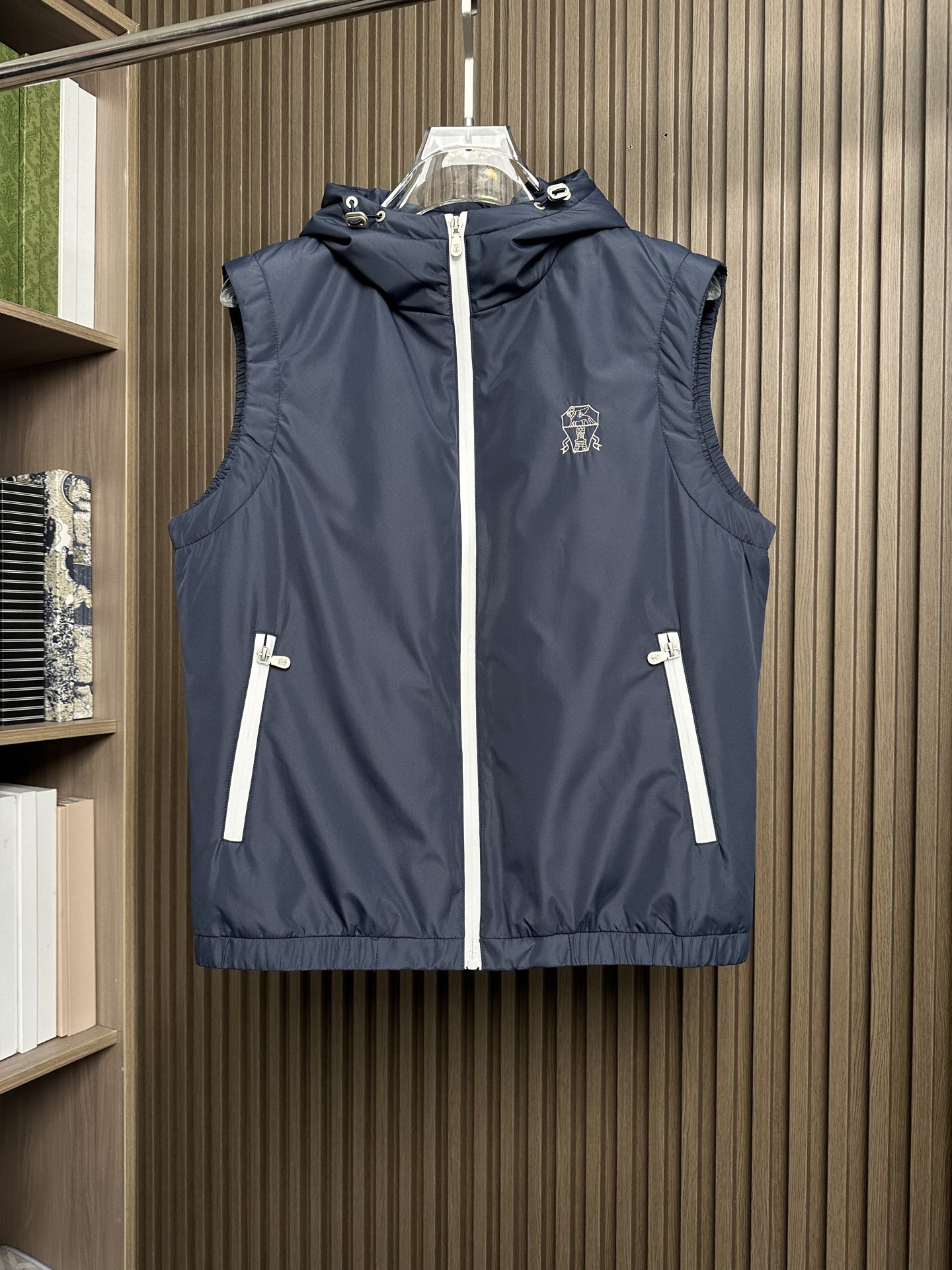 NO:565835,(Navy blue~) BC 25FW autumn and winter hooded down vest, chanel, down jacket, hats, alexander wang19860909（藏蓝～） BC家25FW秋冬连帽羽绒马甲,,chanel,down jacket,hats,alexander wang,Men's clothing