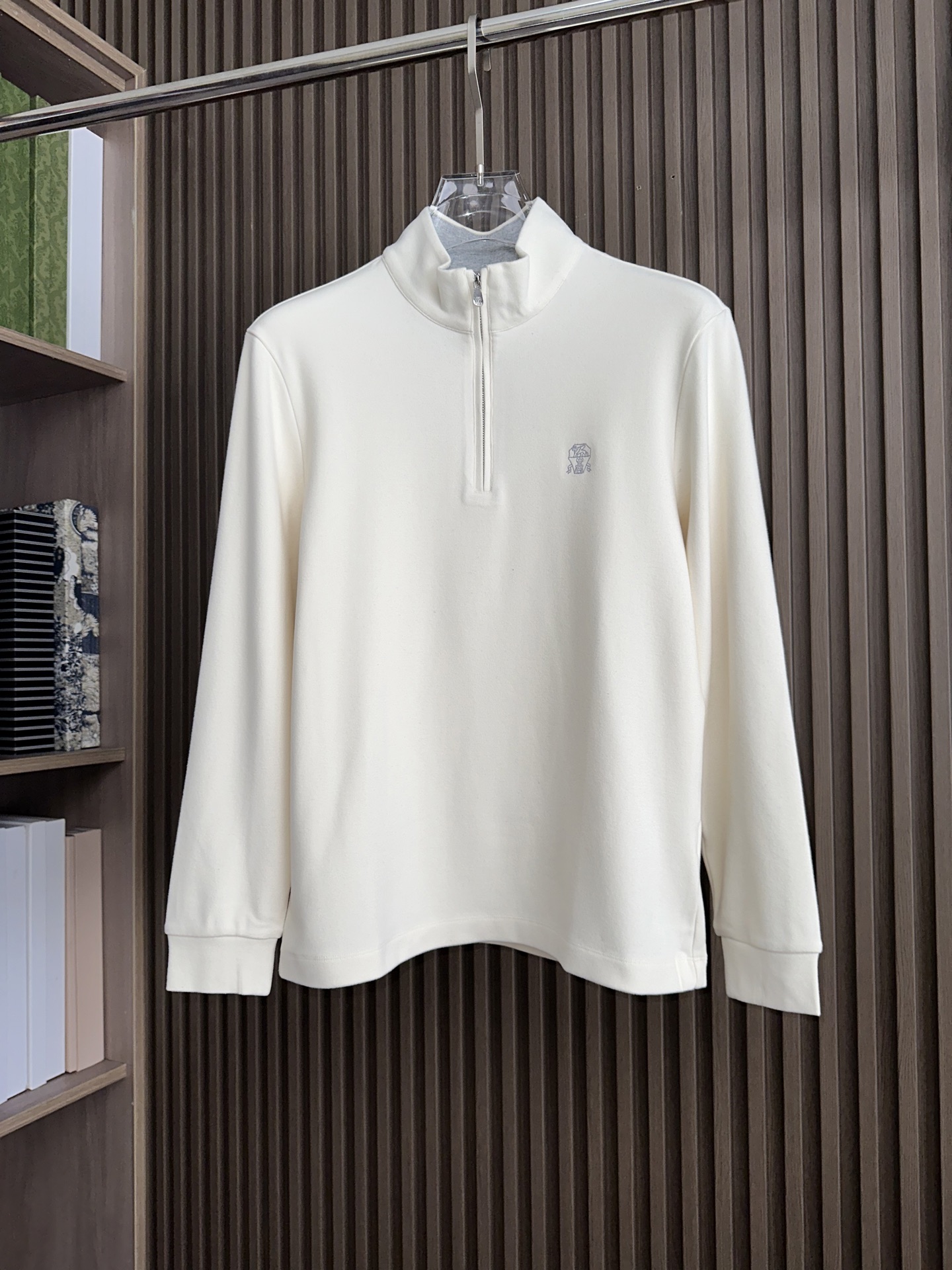 NO:565856,(Off white~) BC Men's 25FW Autumn and Winter New Composite Thin Velvet Men's Three-dimensional Embroidered Logo Long-Sleeved Bottoming Shirt,,,alexander wang19860909（米白～） BC男士25FW秋冬新款复合薄绒男士立体绣标长袖打底衫 ,,,alexander wang,Men's clothing