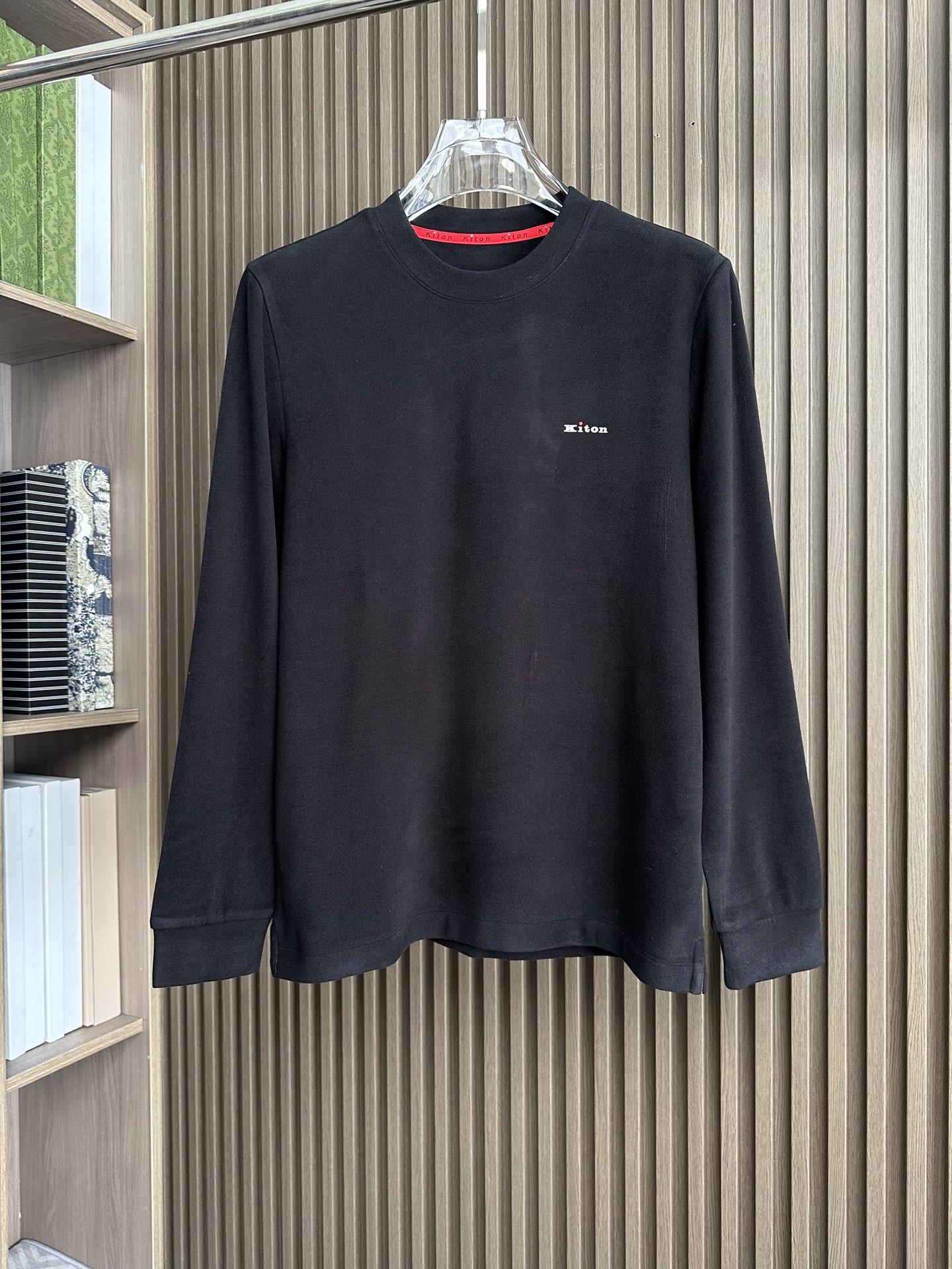 NO:565862,(Black~) Kiton red dot 25FW new autumn and winter bottoming shirt,,alexander wang19860909（黑～） Kiton红点25FW秋冬新款打底衫,,alexander wang,Men's clothing