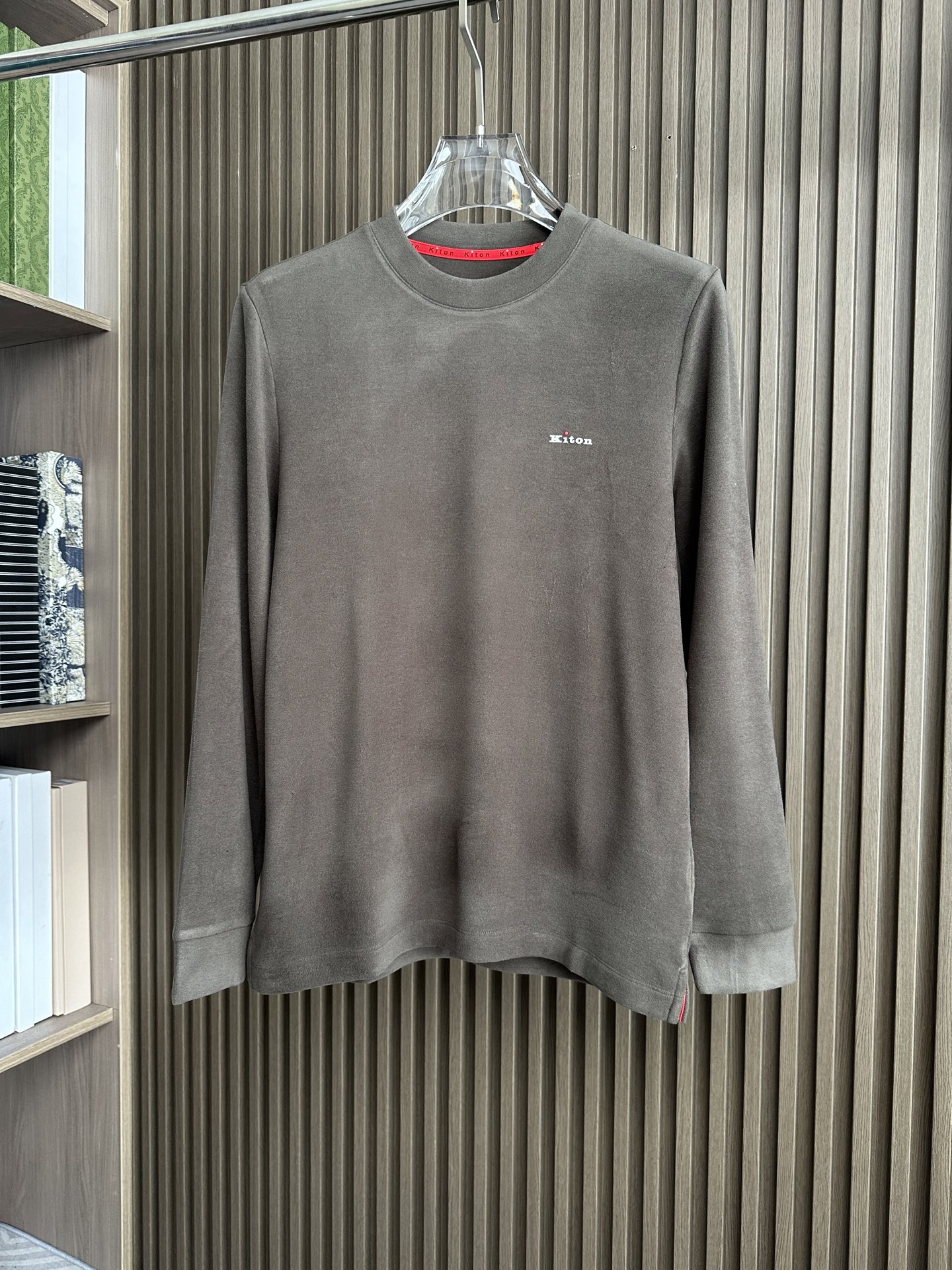 NO:565865,(Deep card~) Kiton red dot 25FW new autumn and winter bottoming shirt,,alexander wang19860909（深卡～） Kiton红点25FW秋冬新款打底衫,,alexander wang,Men's clothing