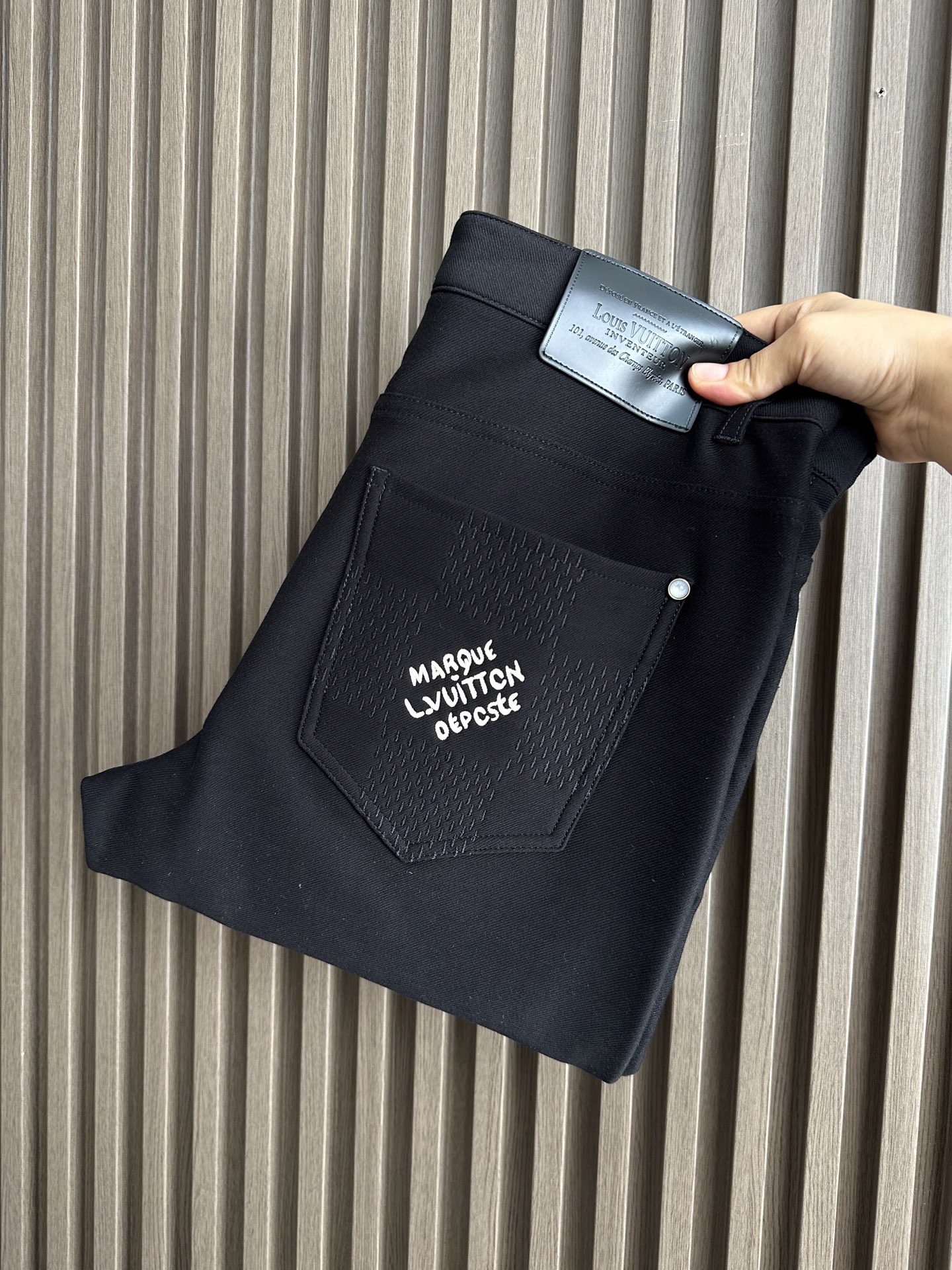 NO:565880,(Black~) LV donkey brand 25FW autumn and winter wool high elastic jeans,,louis vuitton,louis vuitton,jeans,alexander wang19860909（黑～） LV驴牌25FW秋冬羊毛高弹牛仔裤,,louis vuitton,louis vuitton,jeans,alexander wang,Men's clothing