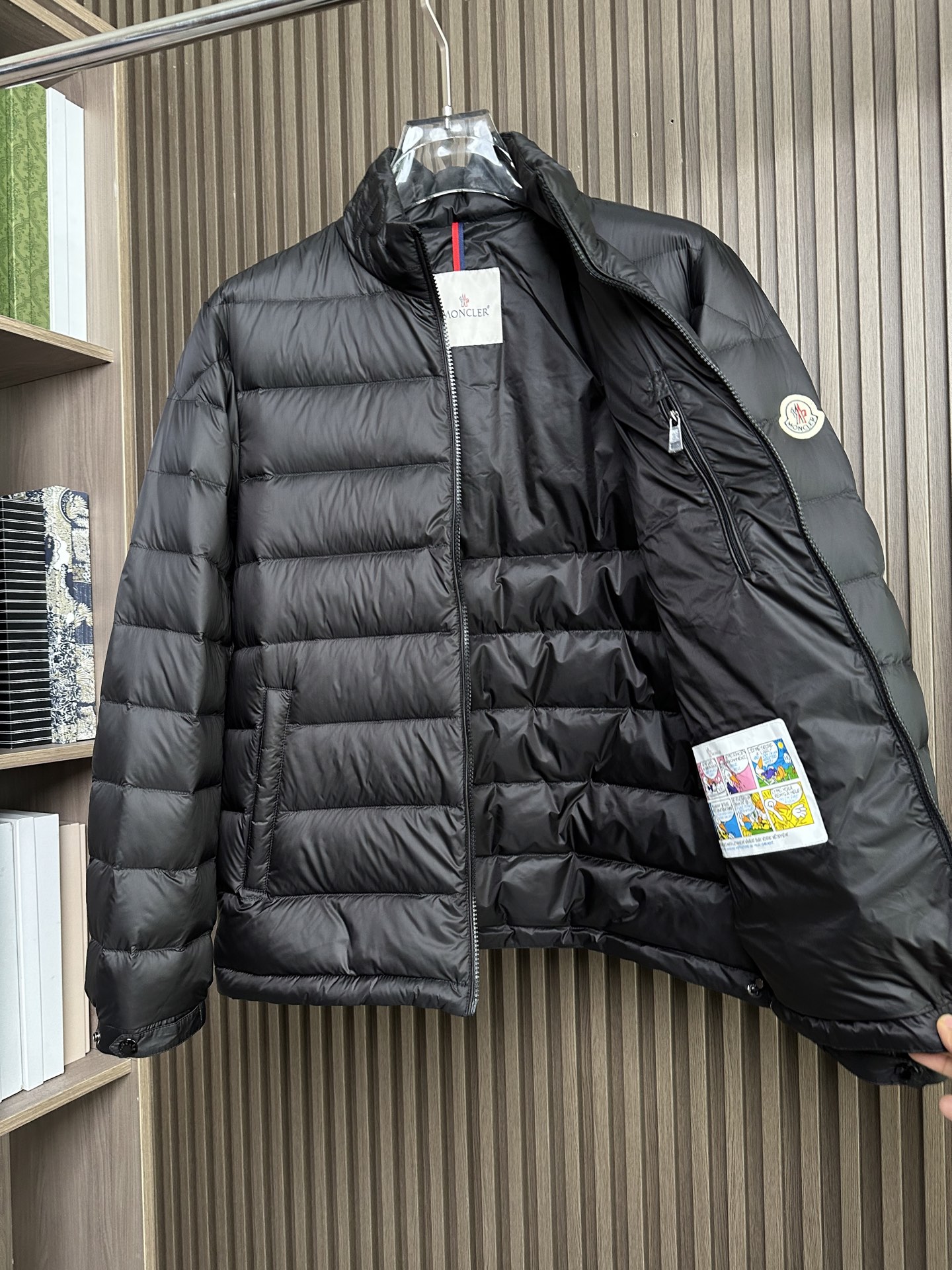 羽绒服 （黑～）MONCLER蒙口25FW秋冬立领羽绒，国标95绒，蓬松保暖。