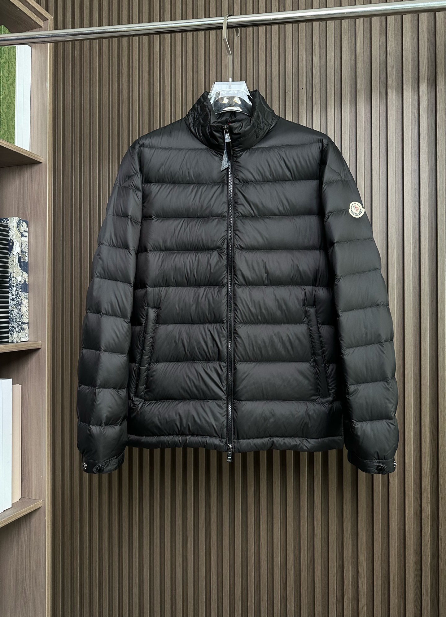 羽绒服 （黑～）MONCLER蒙口25FW秋冬立领羽绒，国标95绒，蓬松保暖。