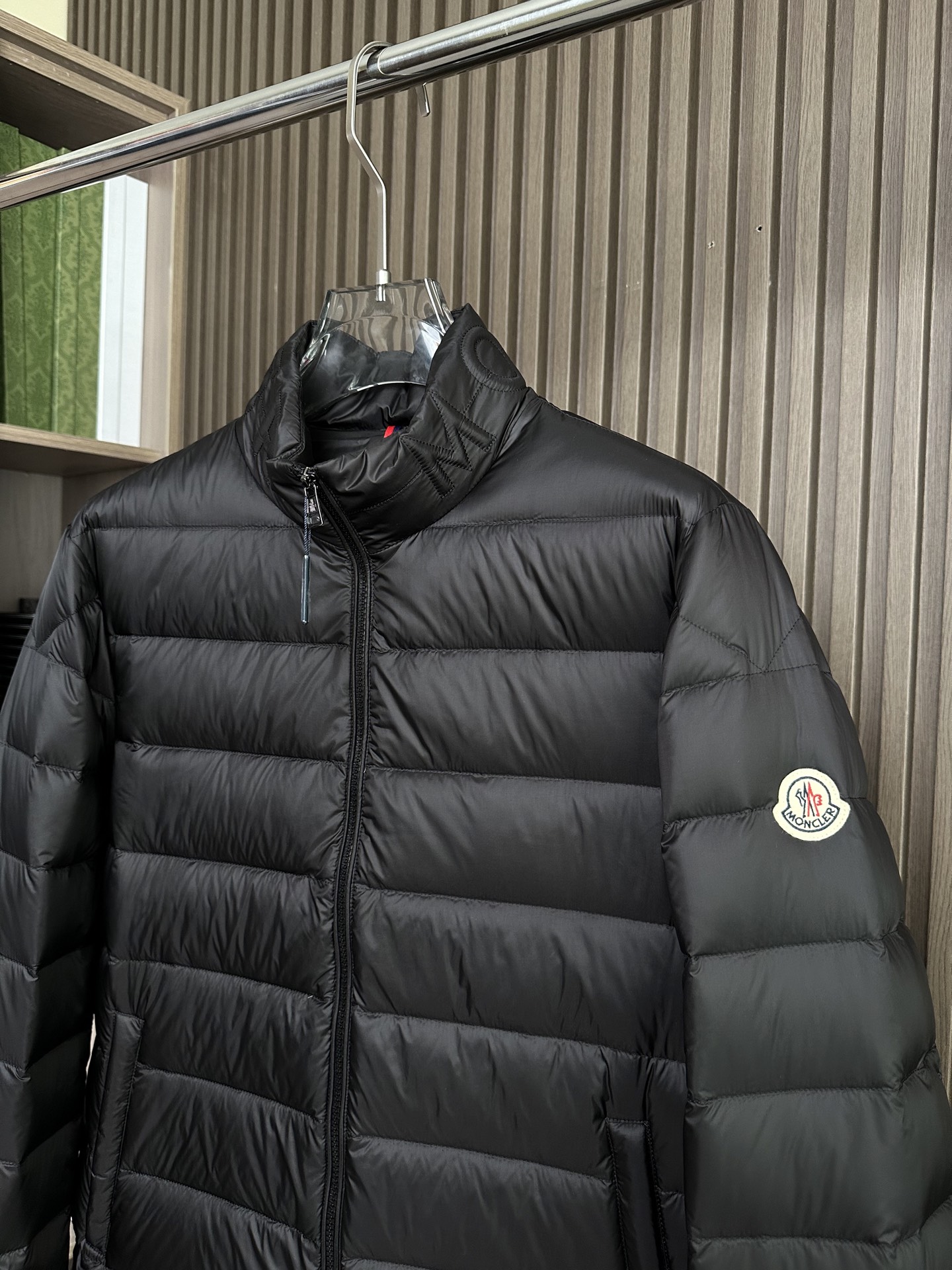 羽绒服 （黑～）MONCLER蒙口25FW秋冬立领羽绒，国标95绒，蓬松保暖。