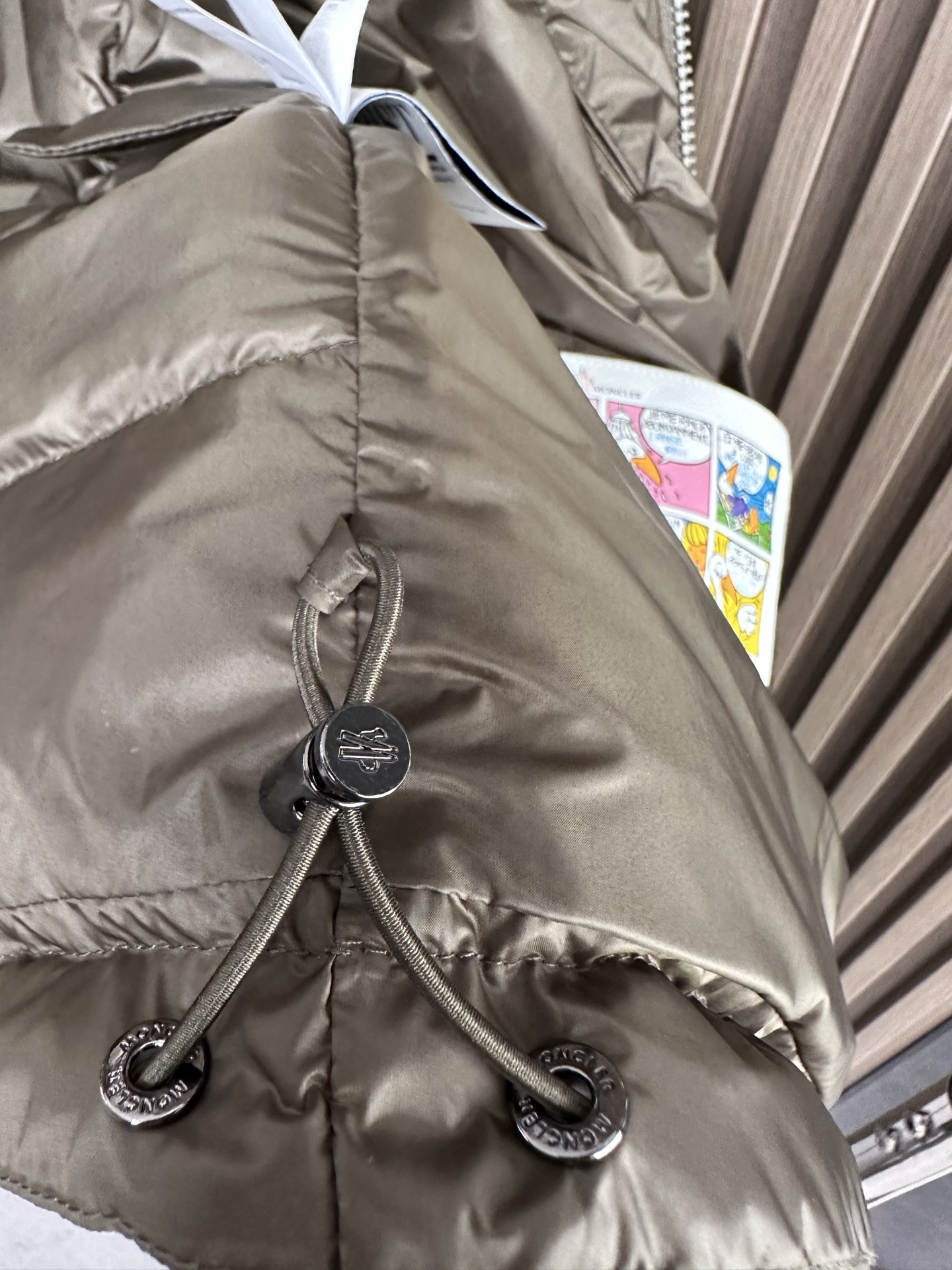 羽绒服 （军绿～）MONCLER蒙口25FW秋冬立领羽绒，国标95绒，蓬松保暖。