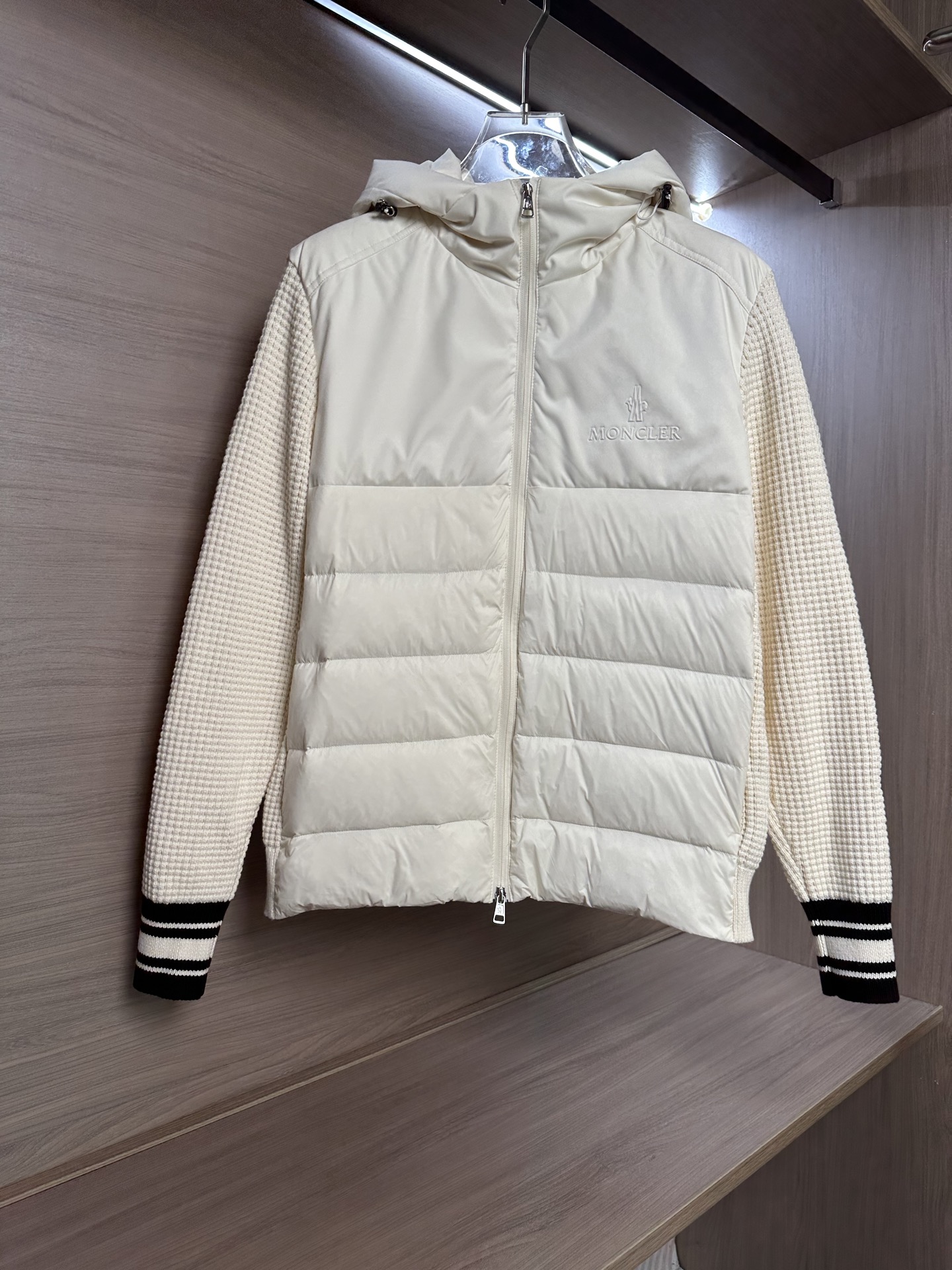 羽绒服 Mon蒙口2025 秋冬季新品｜拼接针织羽绒服｜重塑运动高奢风格 不据常规的设计理念，精选进口面