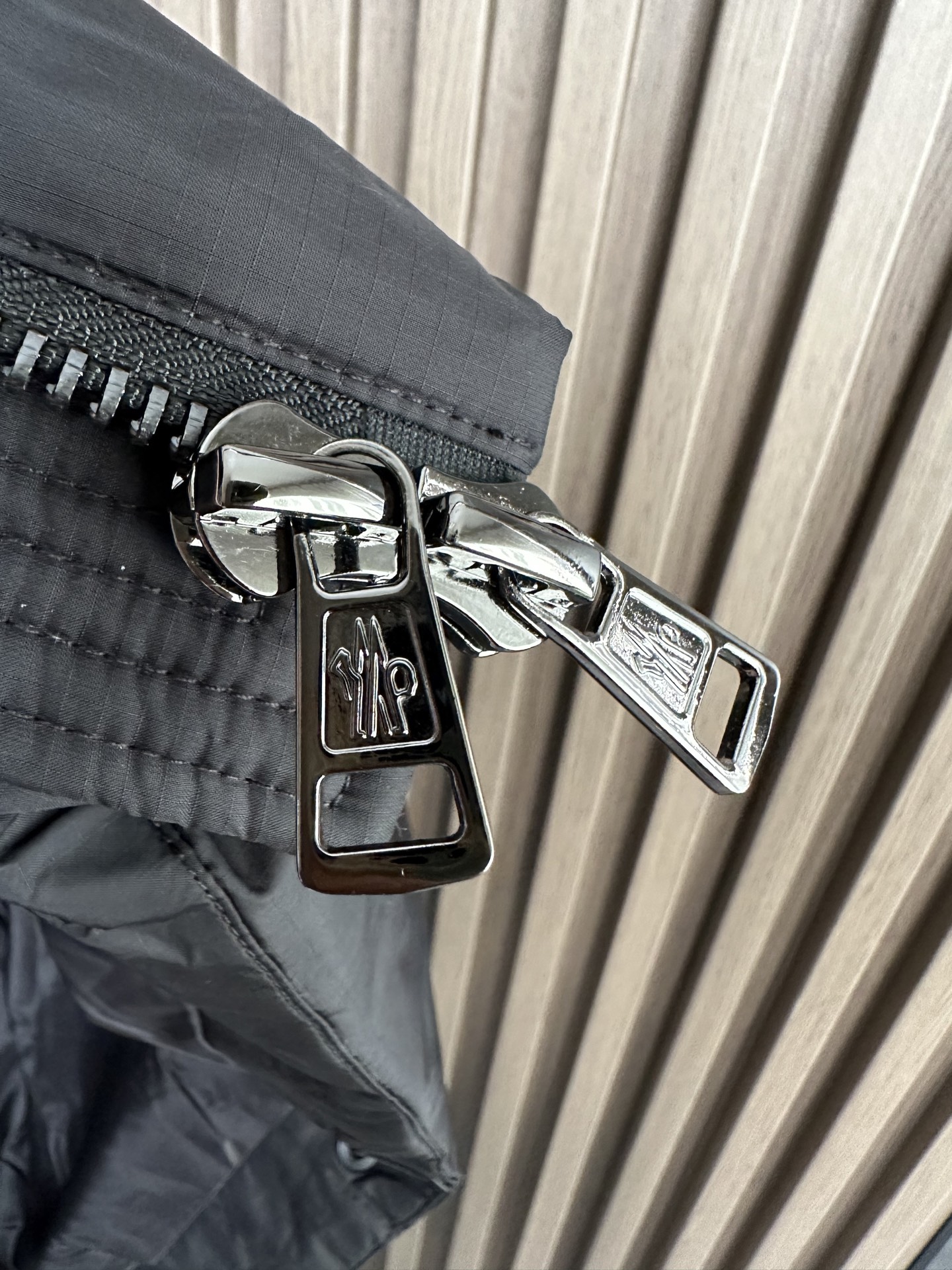 羽绒服 （黑～）Mon蒙口 2025秋冬新款羽绒马甲 ！年度的压轴款登场...匠心技艺于一身的经典款.