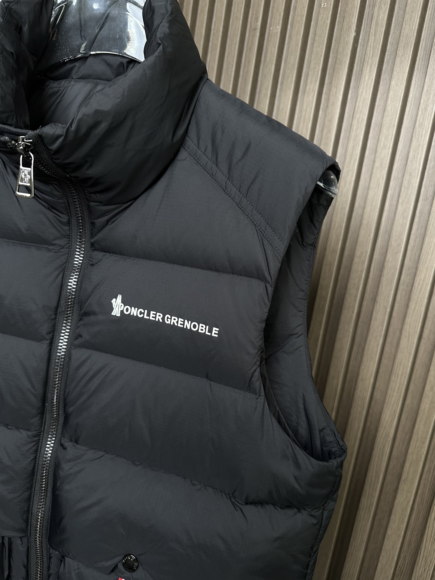 羽绒服 （黑～）Mon蒙口 2025秋冬新款羽绒马甲 ！年度的压轴款登场...匠心技艺于一身的经典款.