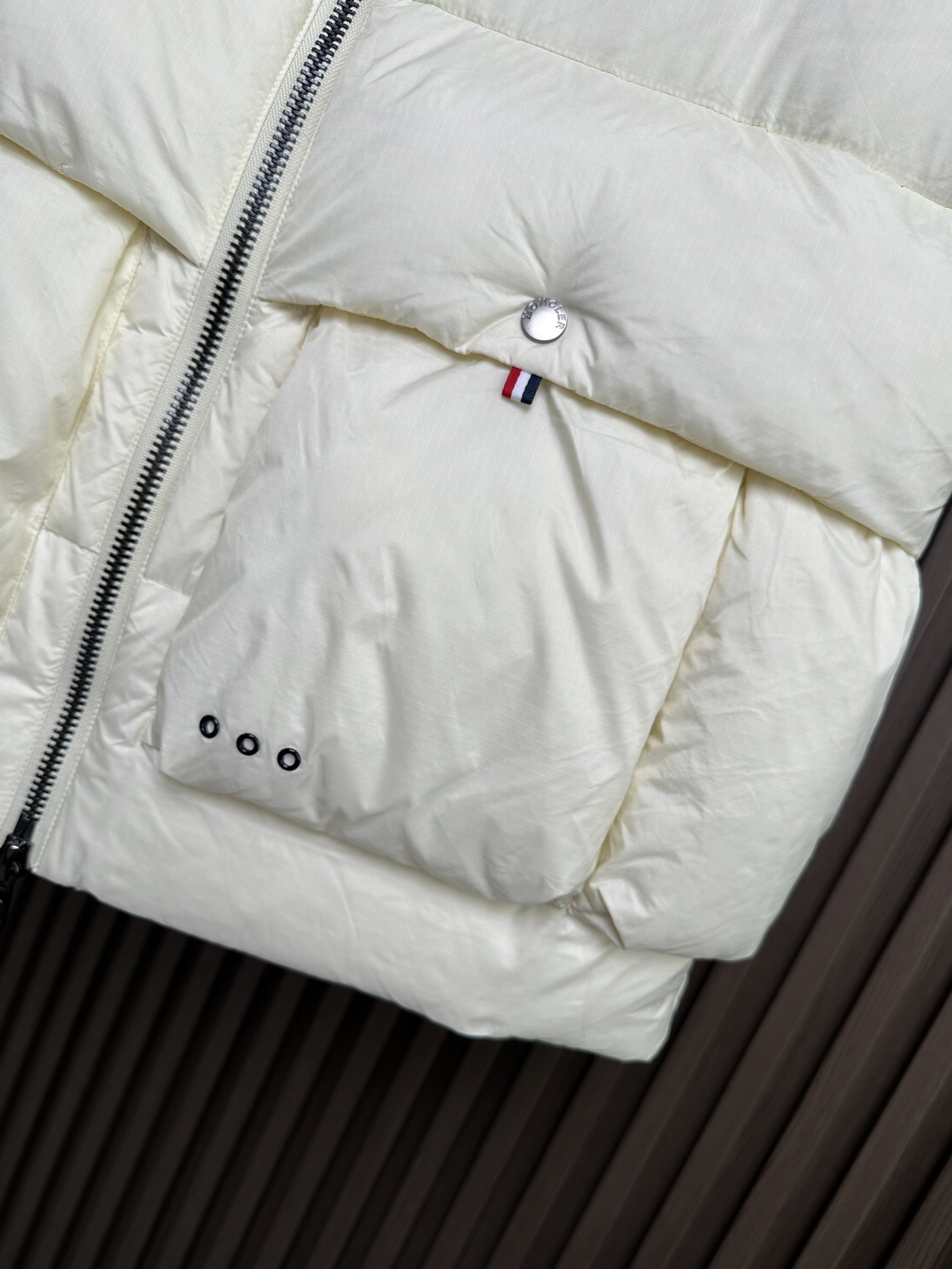 羽绒服 （米白～）Mon蒙口 2025秋冬新款羽绒马甲 ！年度的压轴款登场...匠心技艺于一身的经典款.