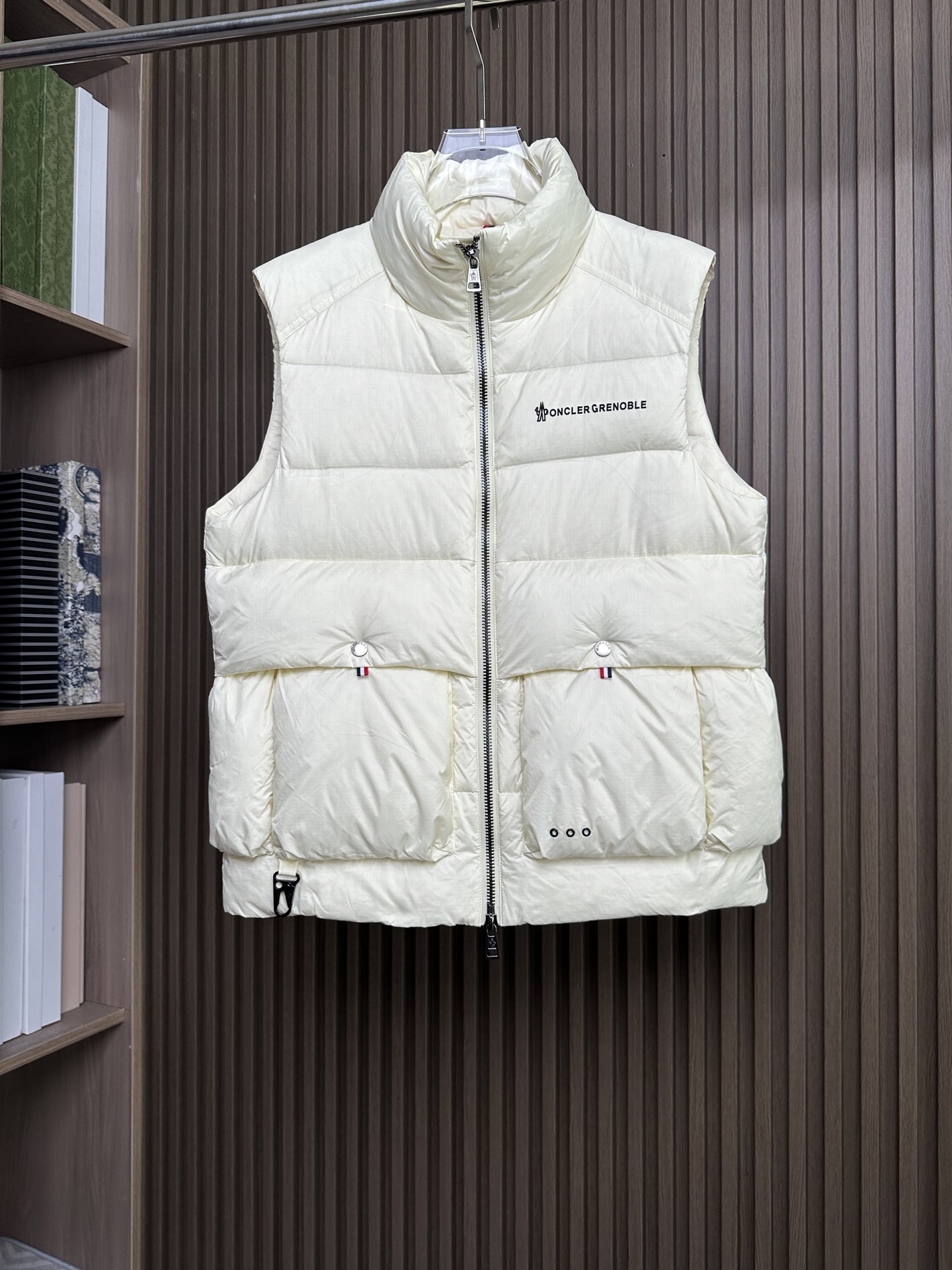 羽绒服 （米白～）Mon蒙口 2025秋冬新款羽绒马甲 ！年度的压轴款登场...匠心技艺于一身的经典款.