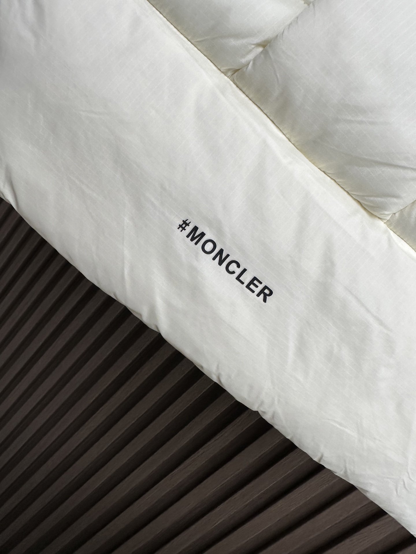 羽绒服 （米白～）Mon蒙口 2025秋冬新款羽绒马甲 ！年度的压轴款登场...匠心技艺于一身的经典款.