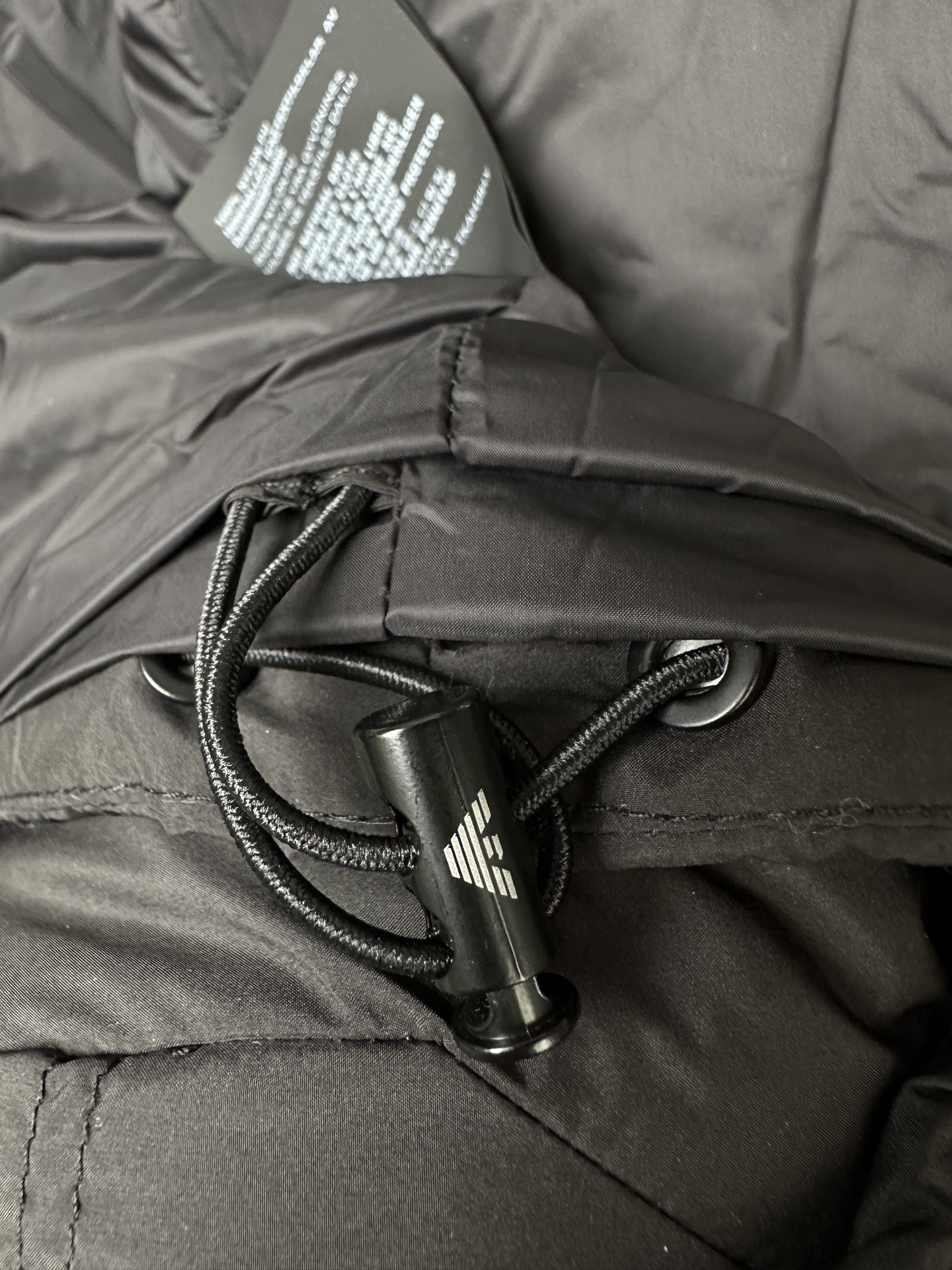 羽绒服 Armani 阿玛尼 2025秋冬专柜同步新品发布，最新款立领羽绒服出货，全部原版购入，无论面料