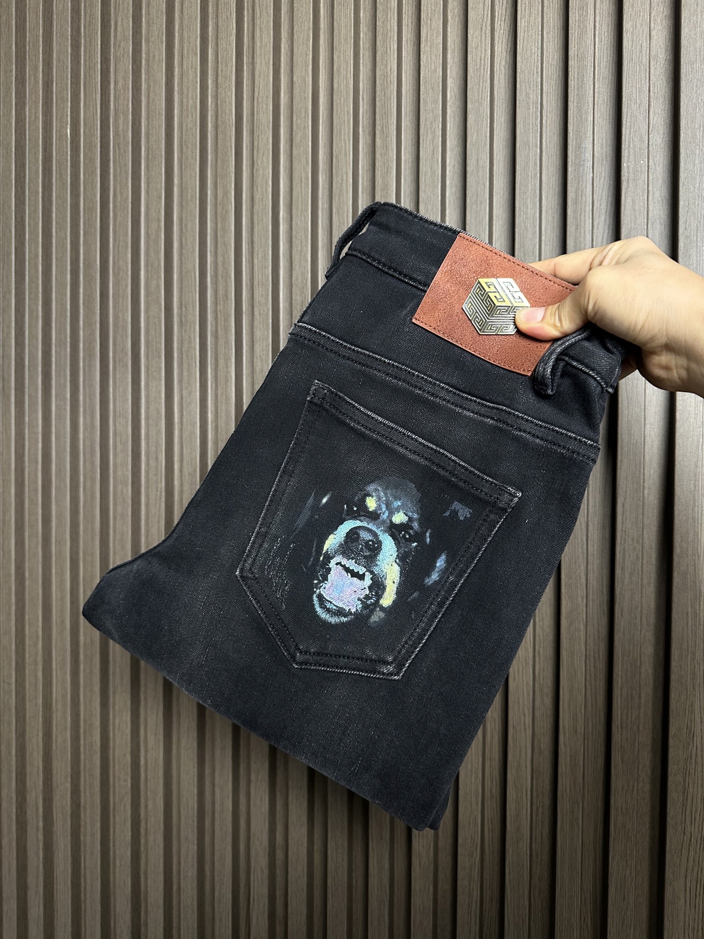 . 520960_310 520960_310