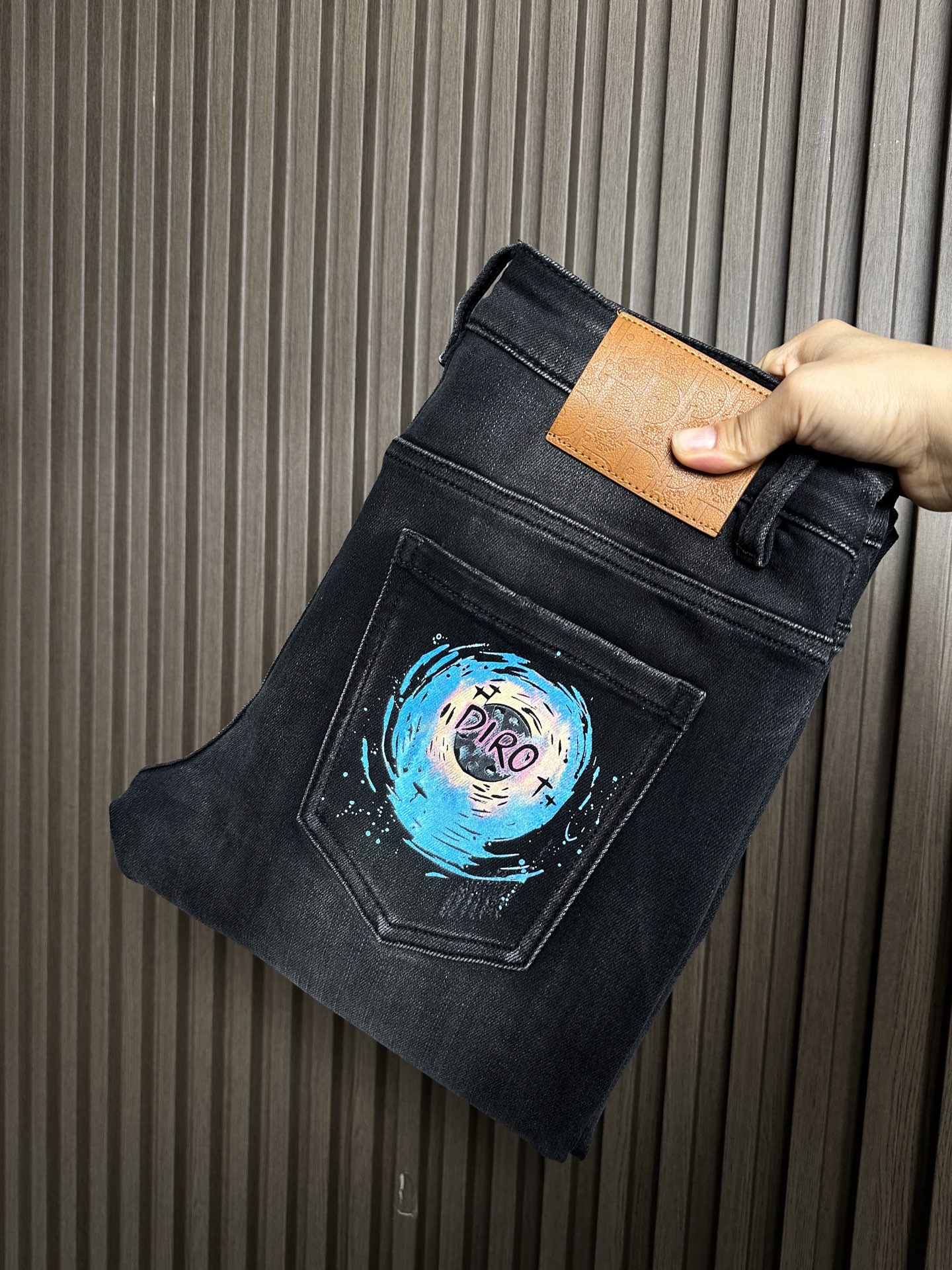 . 520970_310 520970_310