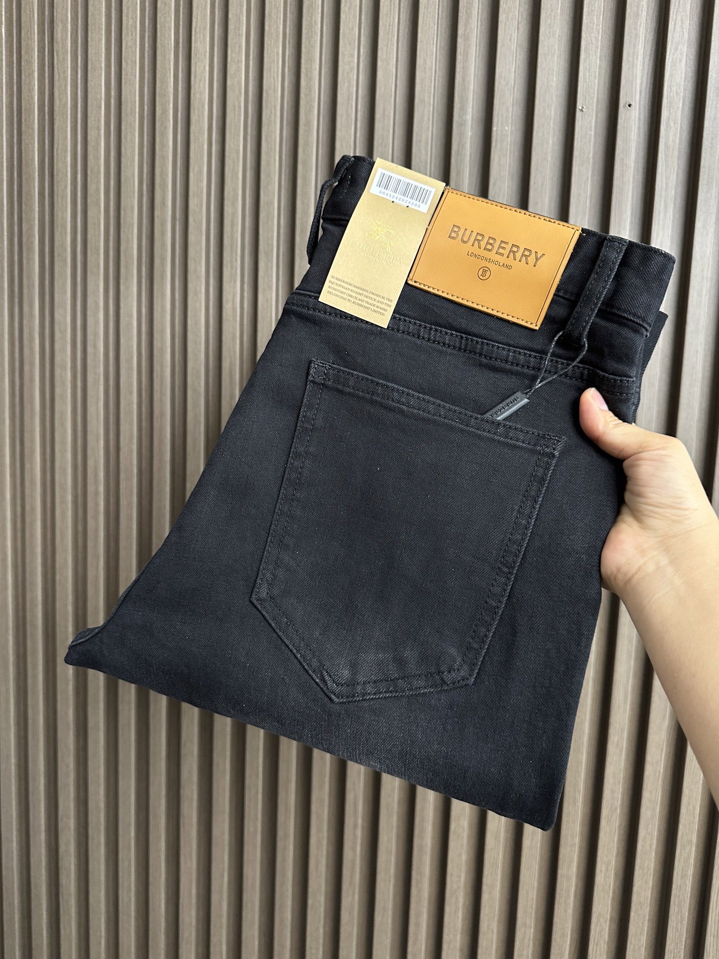 . 520918_280 520918_280