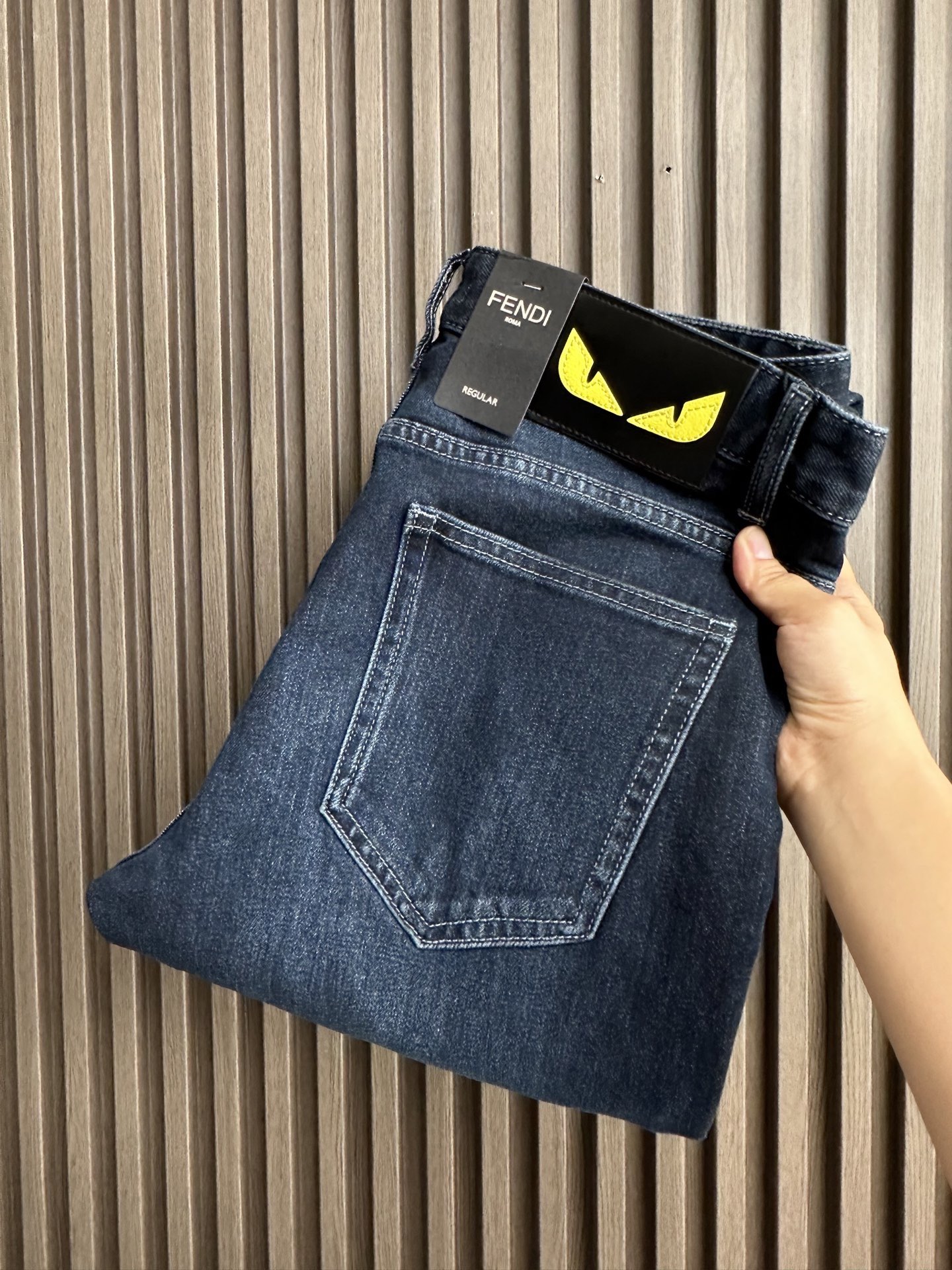 . 520920_280 520920_280