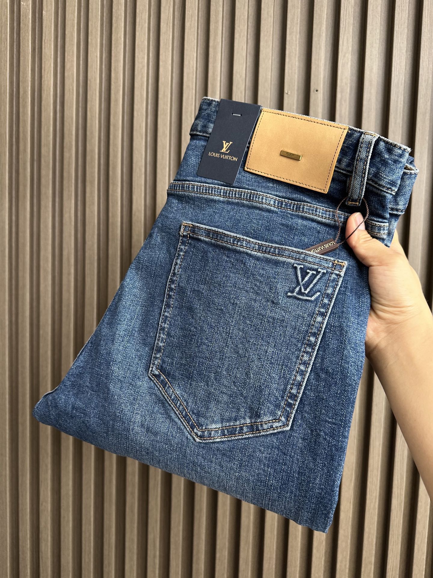 . 520924_280 520924_280