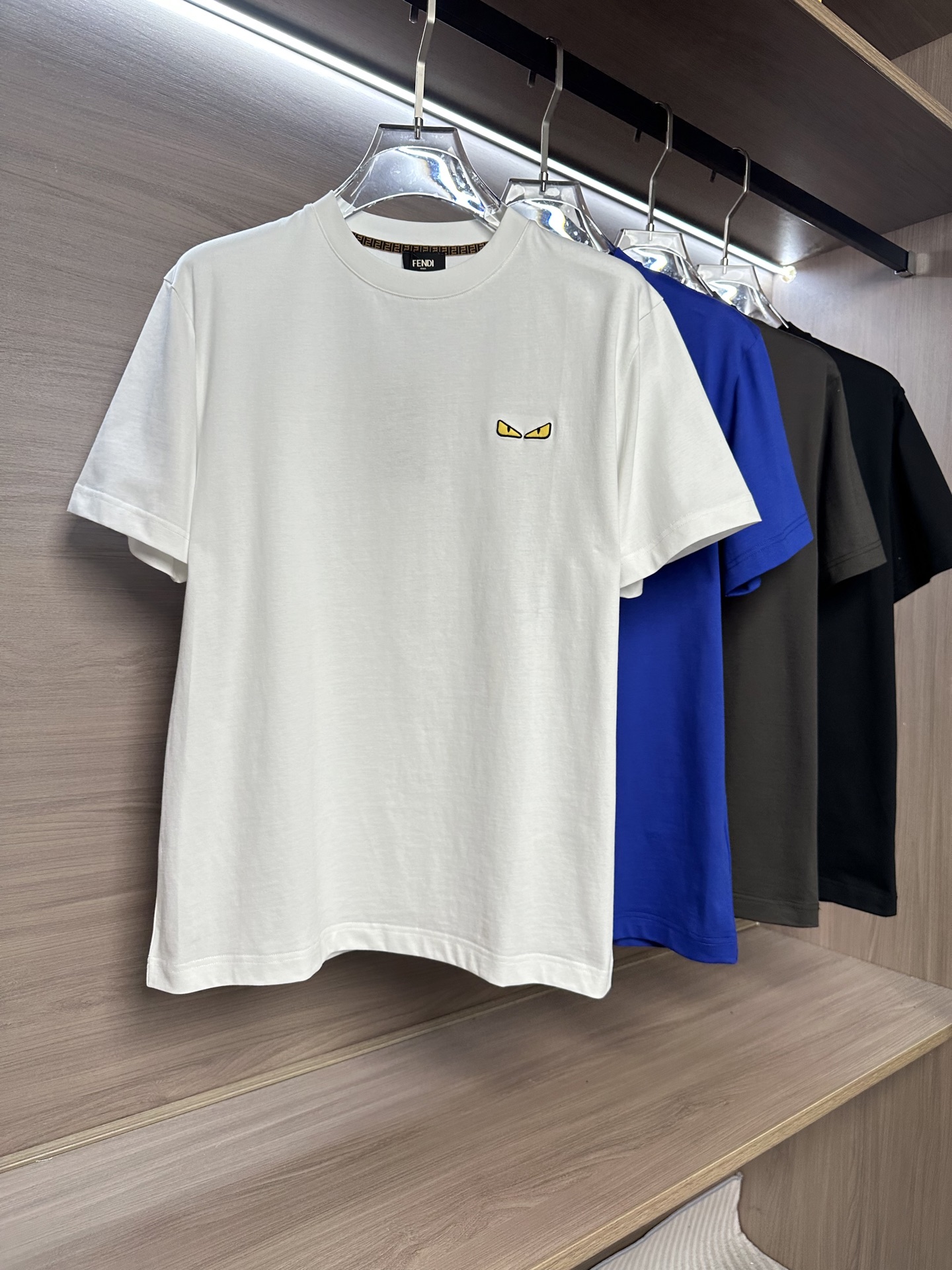 P220 (화이트) FD 펜디 2026SS 봄/여름 신상 남성 캐주얼 크루넥 반팔 티셔츠 # 2010 Fendi T Shirt