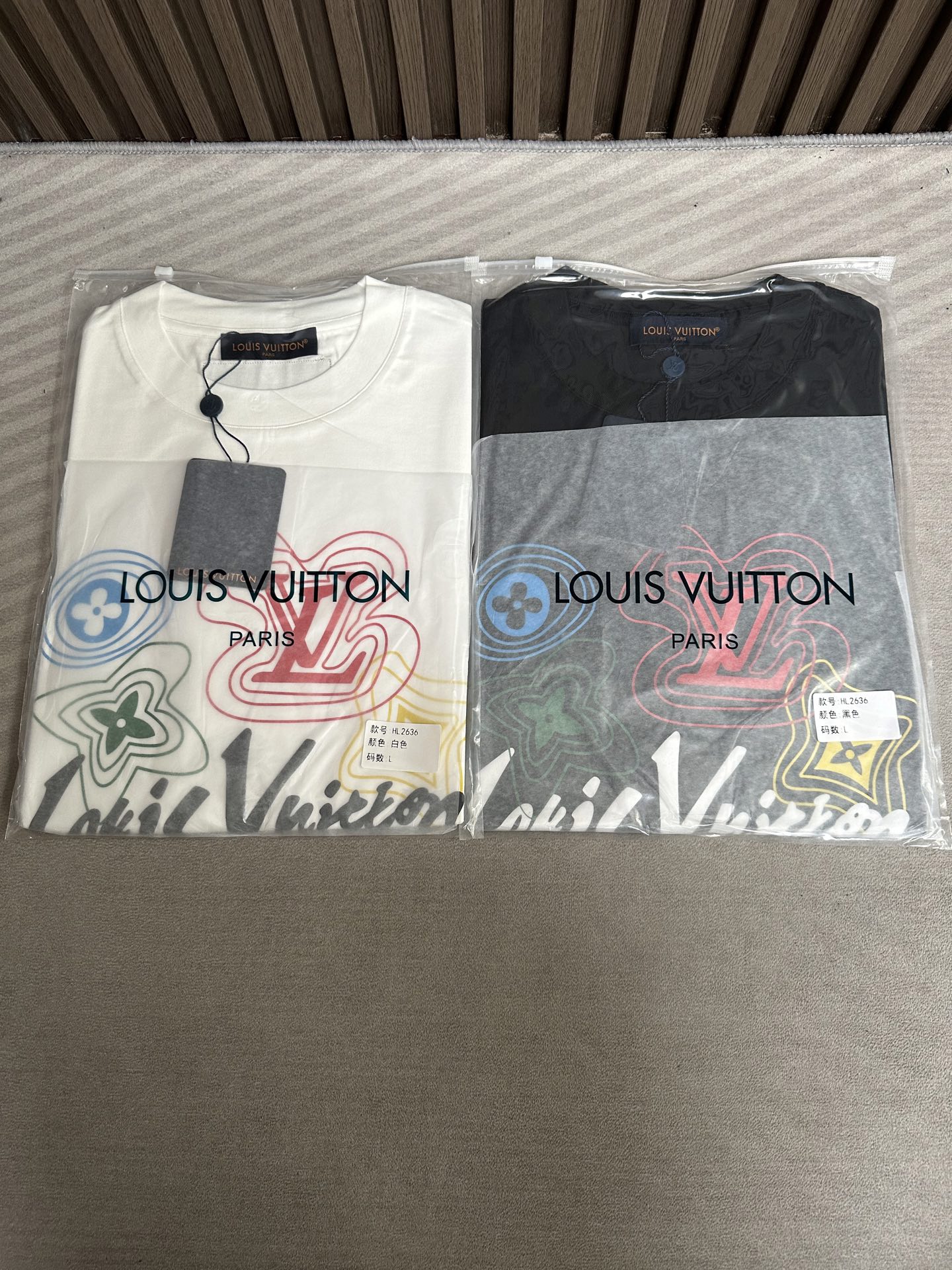 루이비통 남성 반팔 26SS 48643 Louis Vuitton T Shirt