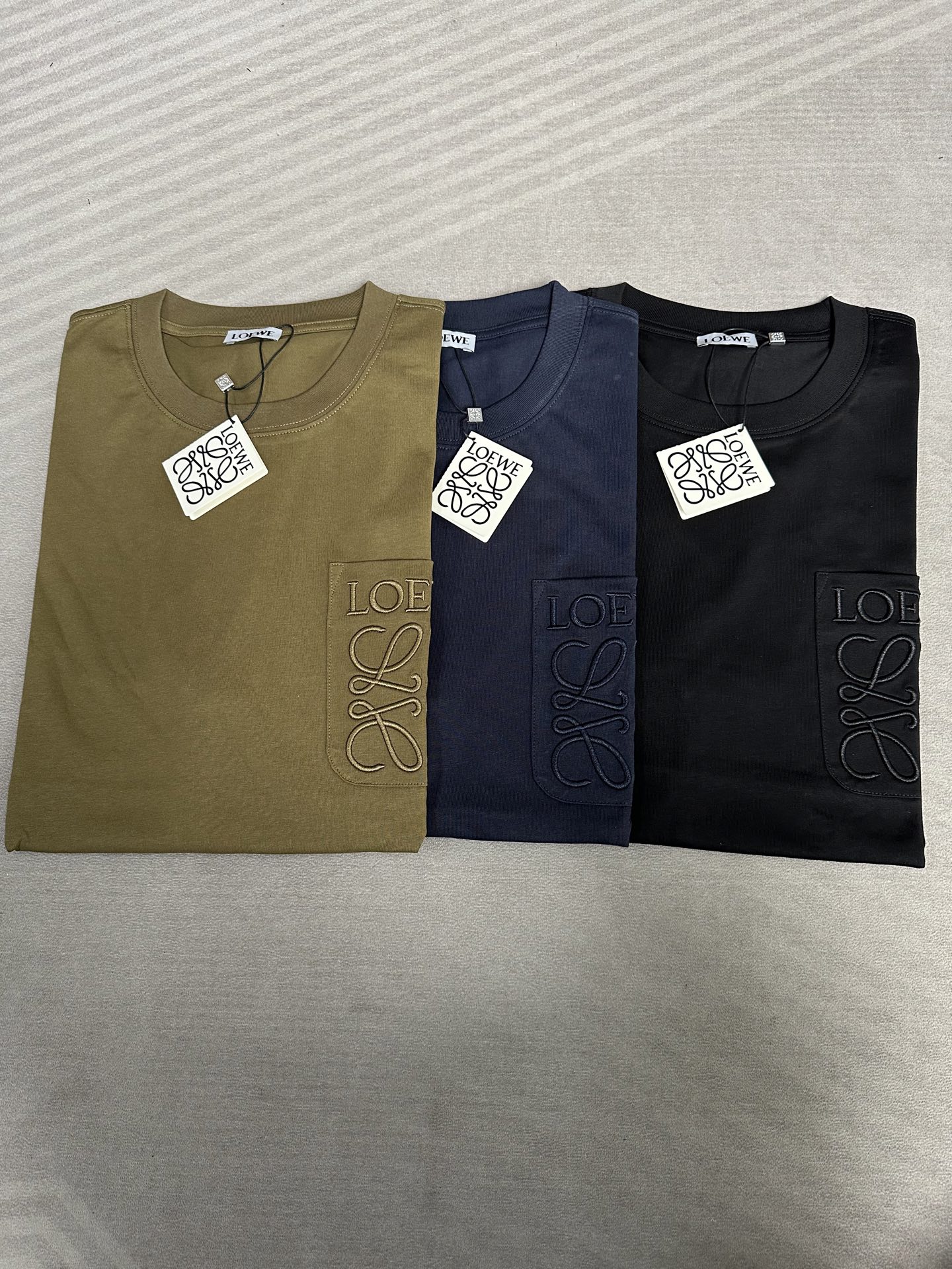 로에베 남성 반팔 26SS 48310