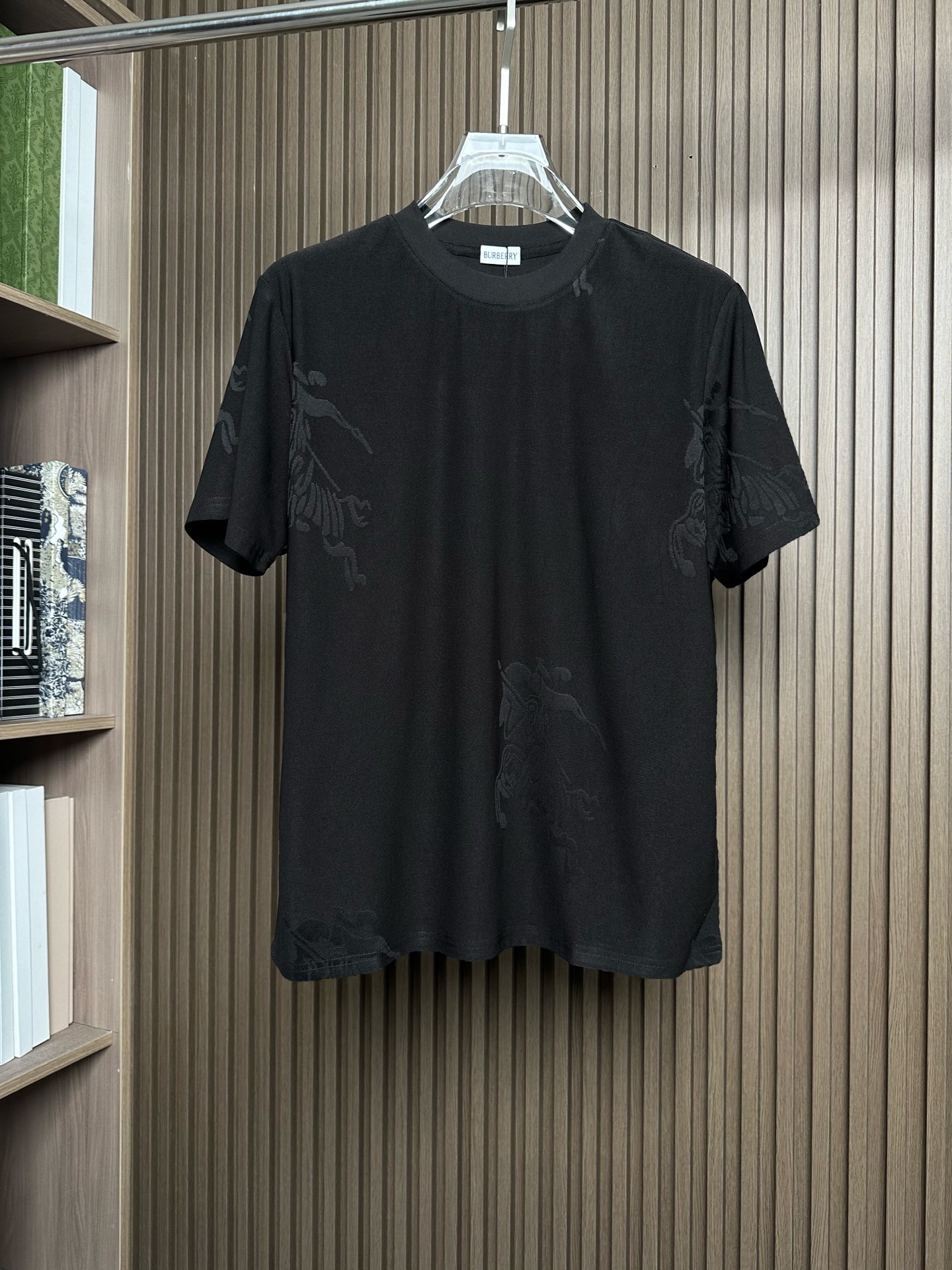 버버리 남성 반팔 26SS 49320